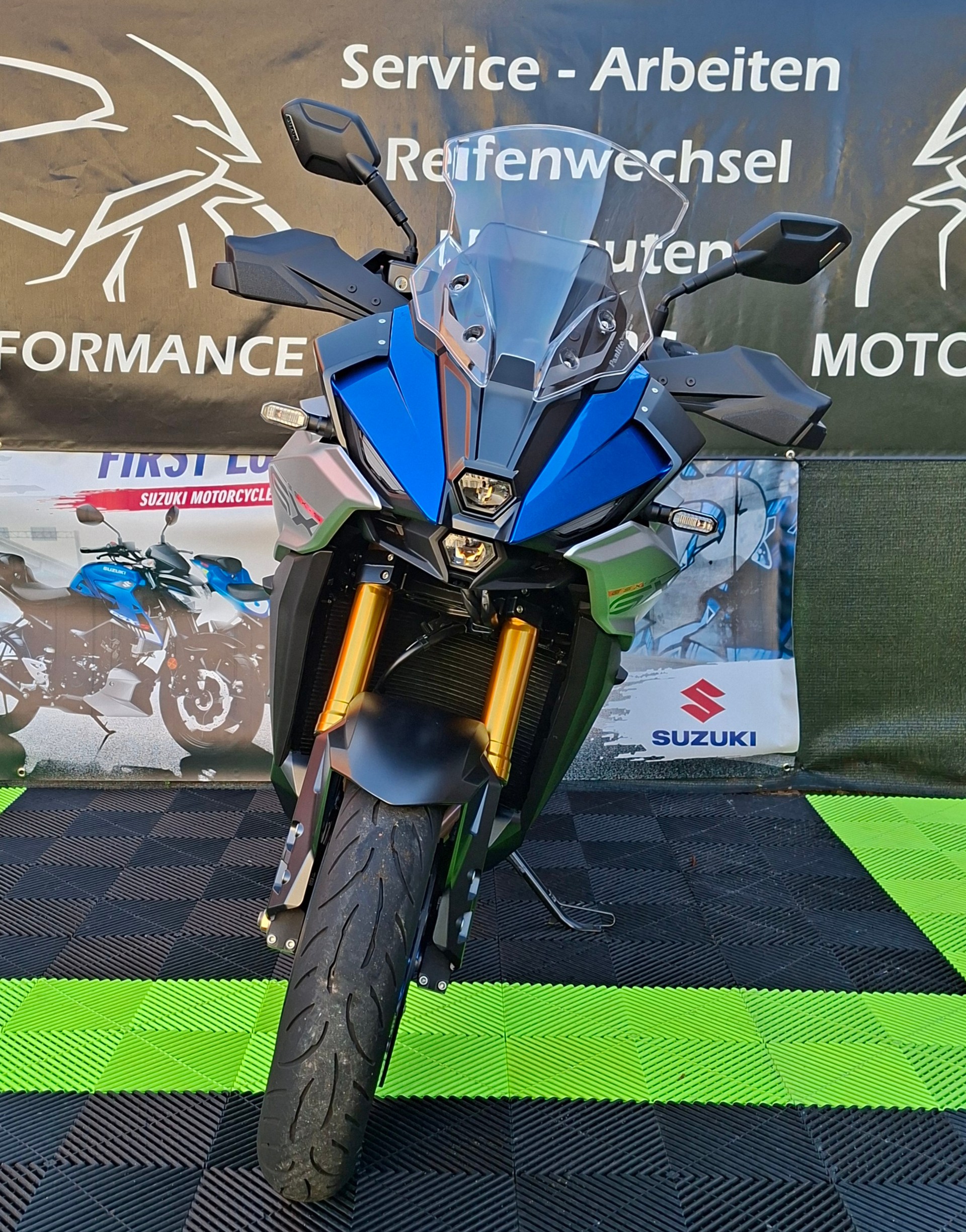 SUZUKI GSX-S 1000 GX Travel-showroom-element-2