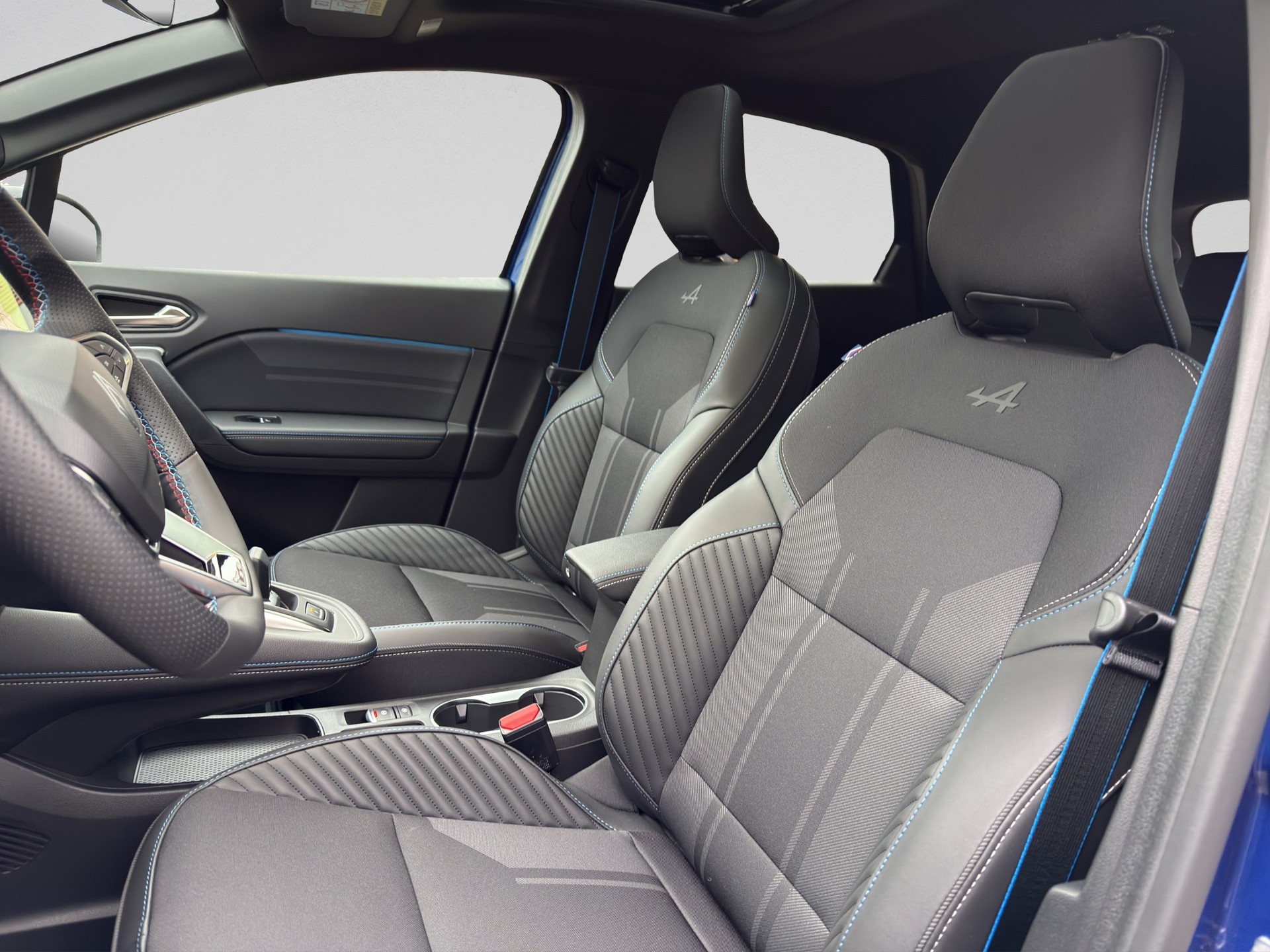 RENAULT Captur 1.6 E-Tech 145 Esprit Alpine DHT-image-8