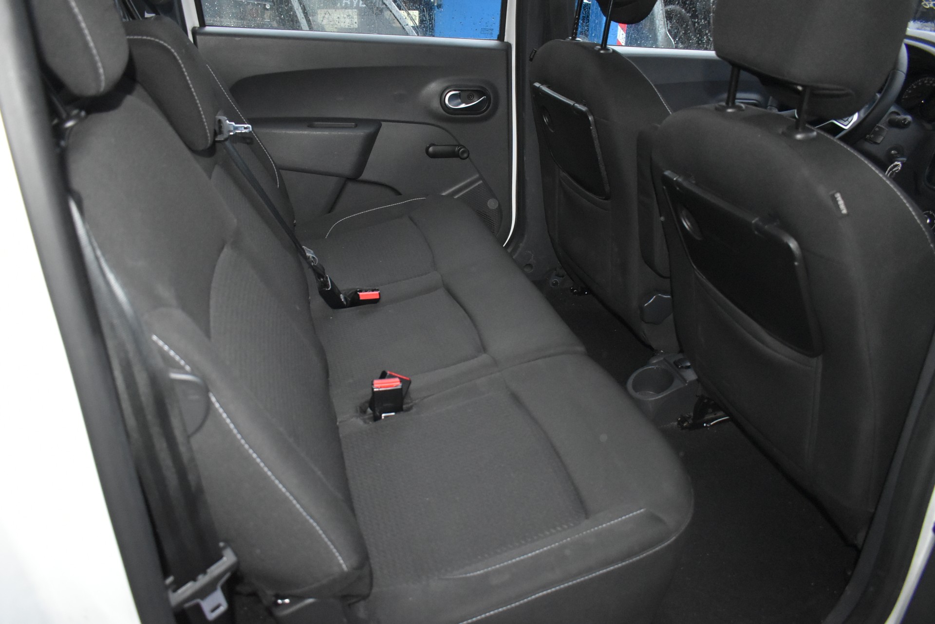 DACIA Lodgy TCE 130 Comfort 7PL-image-4