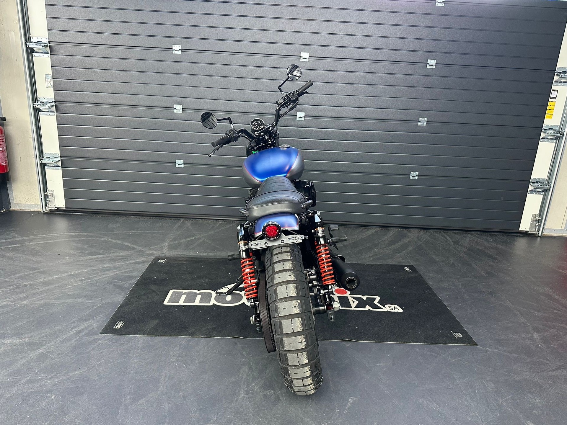HARLEY-DAVIDSON XG750-showroom-element-3