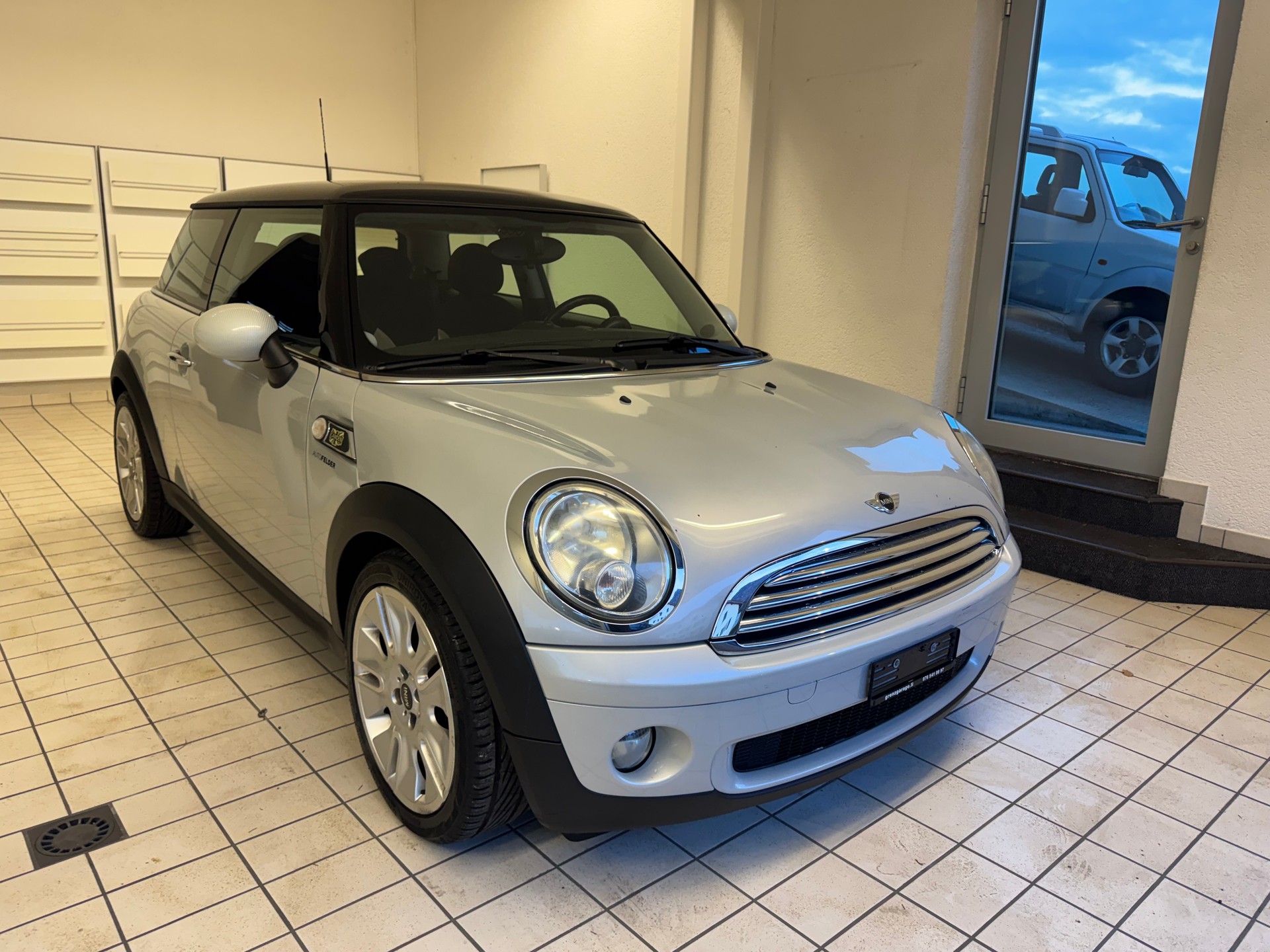 MINI Cooper-image-2