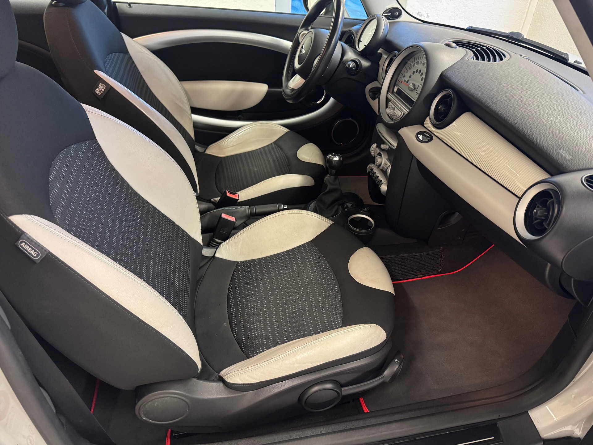 MINI Cooper-image-10
