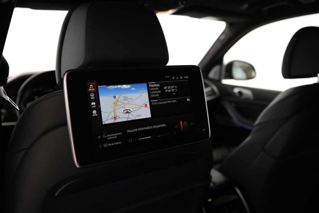 BMW X7 M50i-image-13
