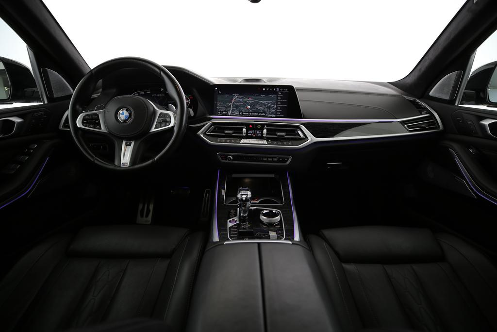 BMW X7 M50i-image-4