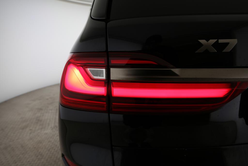 BMW X7 M50i-image-19