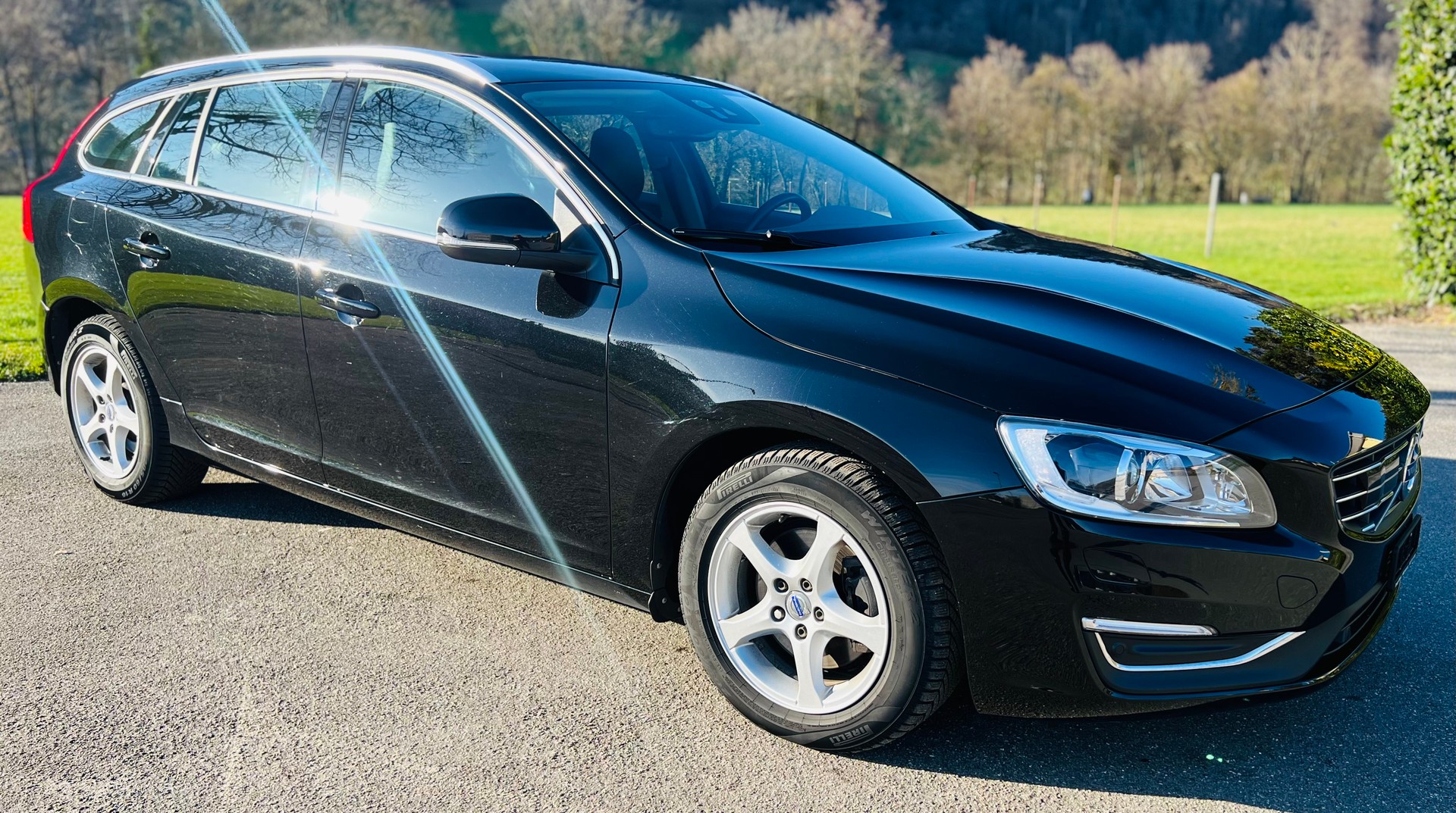 VOLVO V60 D4 Summum Geartronic-image-5