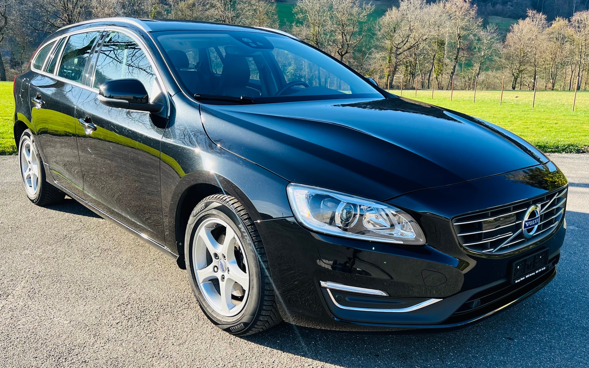 VOLVO V60 D4 Summum Geartronic-image-2