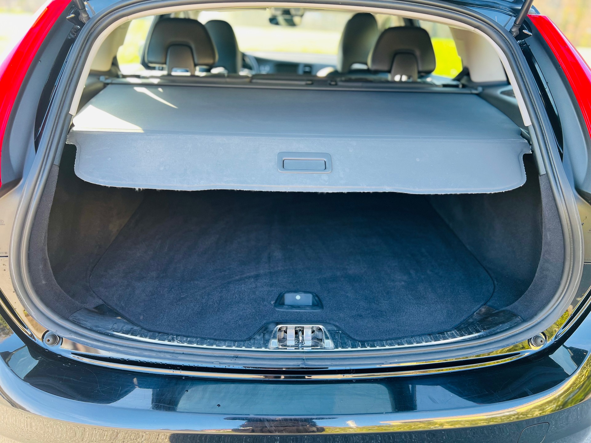 VOLVO V60 D4 Summum Geartronic-image-13