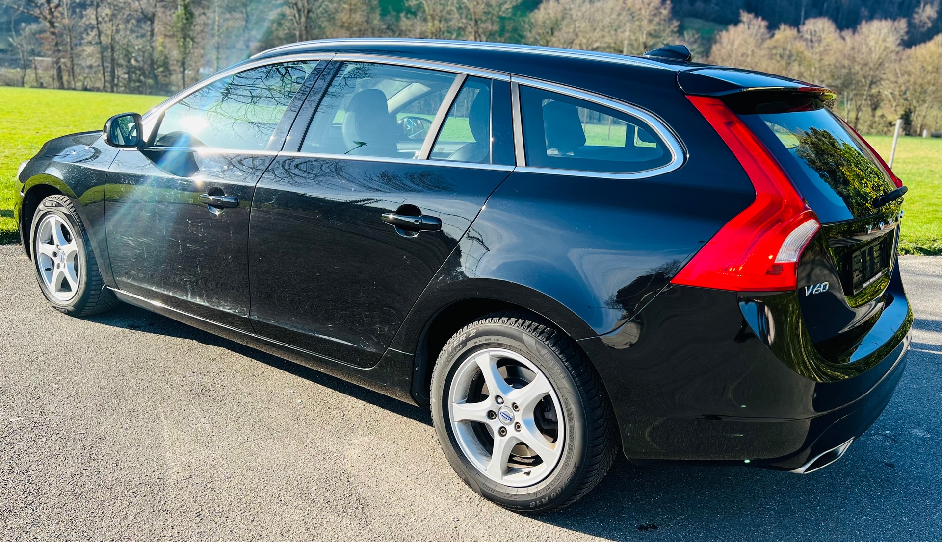 VOLVO V60 D4 Summum Geartronic-image-14