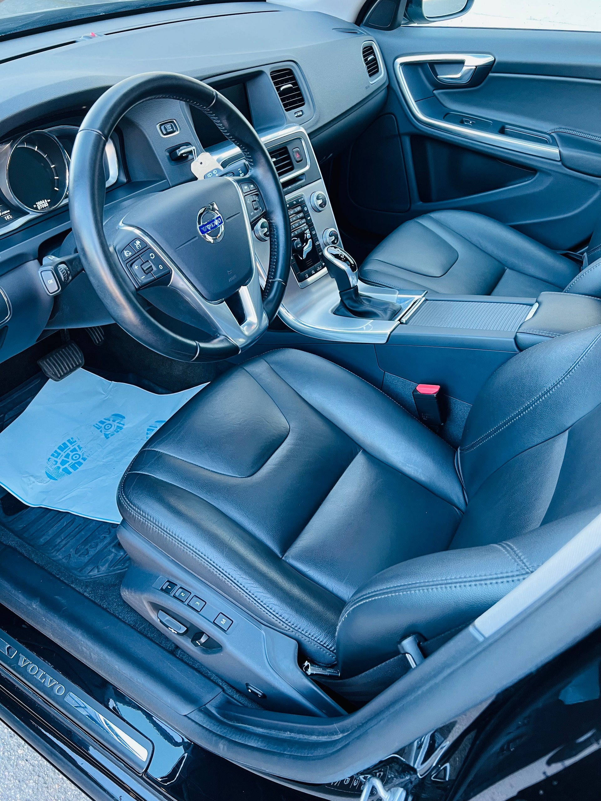 VOLVO V60 D4 Summum Geartronic-image-10