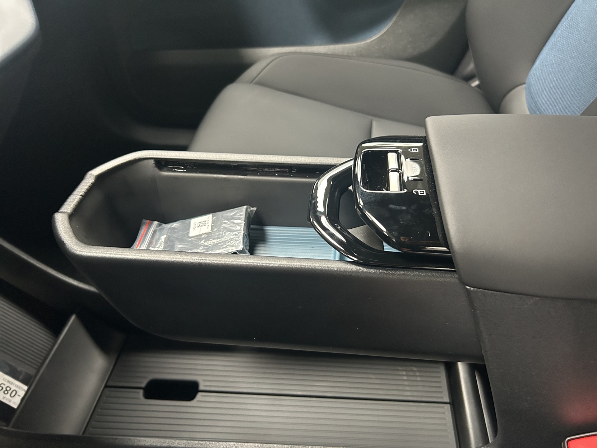 VOLVO EX30 E40 Plus-image-13