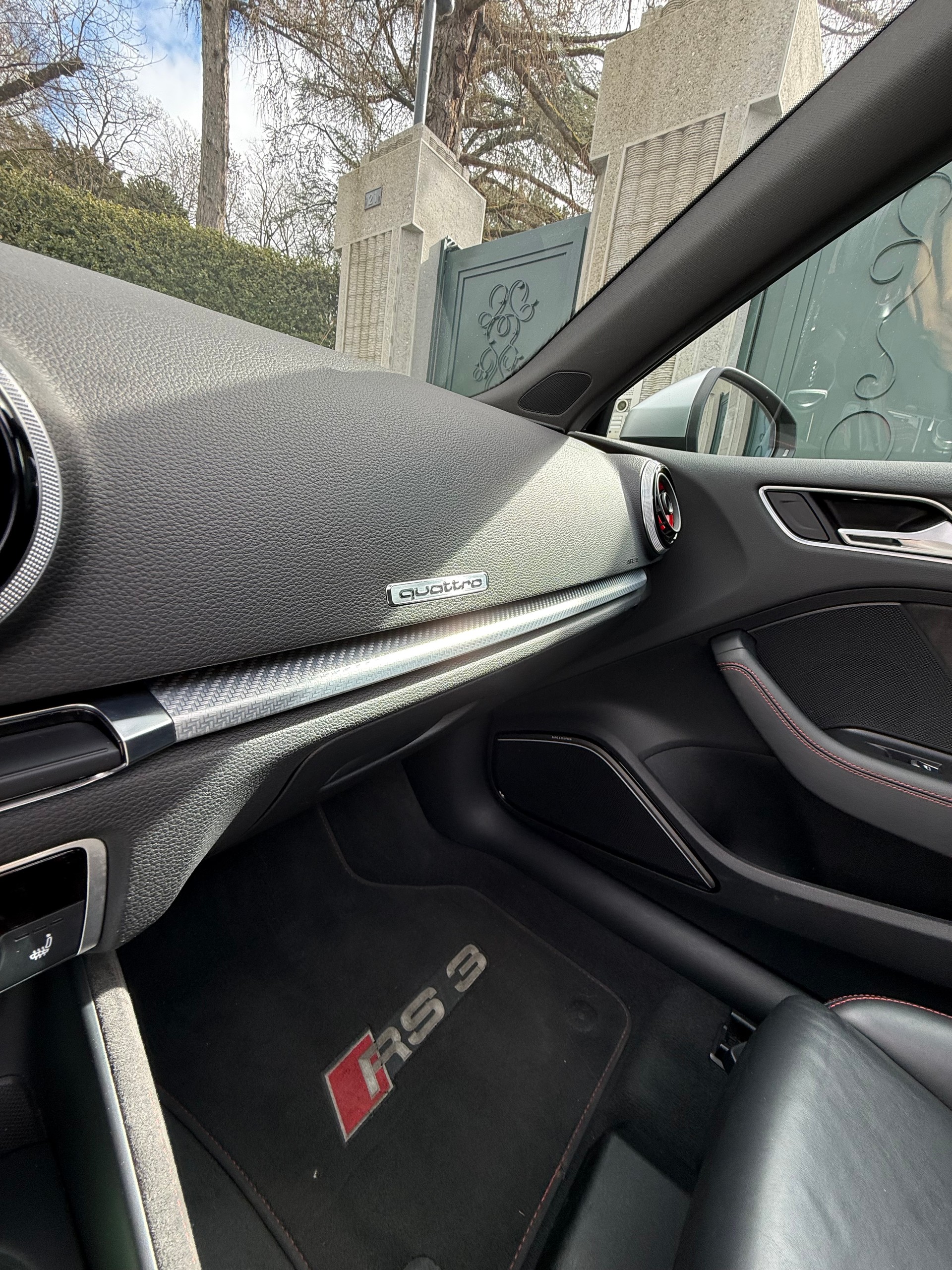 AUDI RS3 2.5 TSI quattro S-tronic-image-4