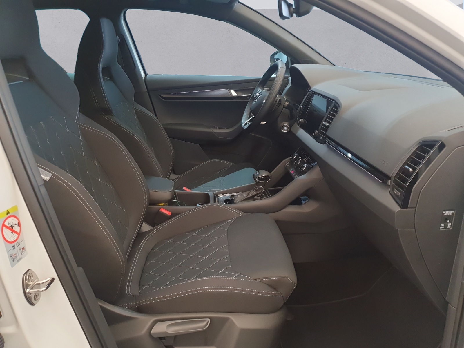 SKODA Karoq 2.0 TSI SportLine 4x4 DSG-image-11