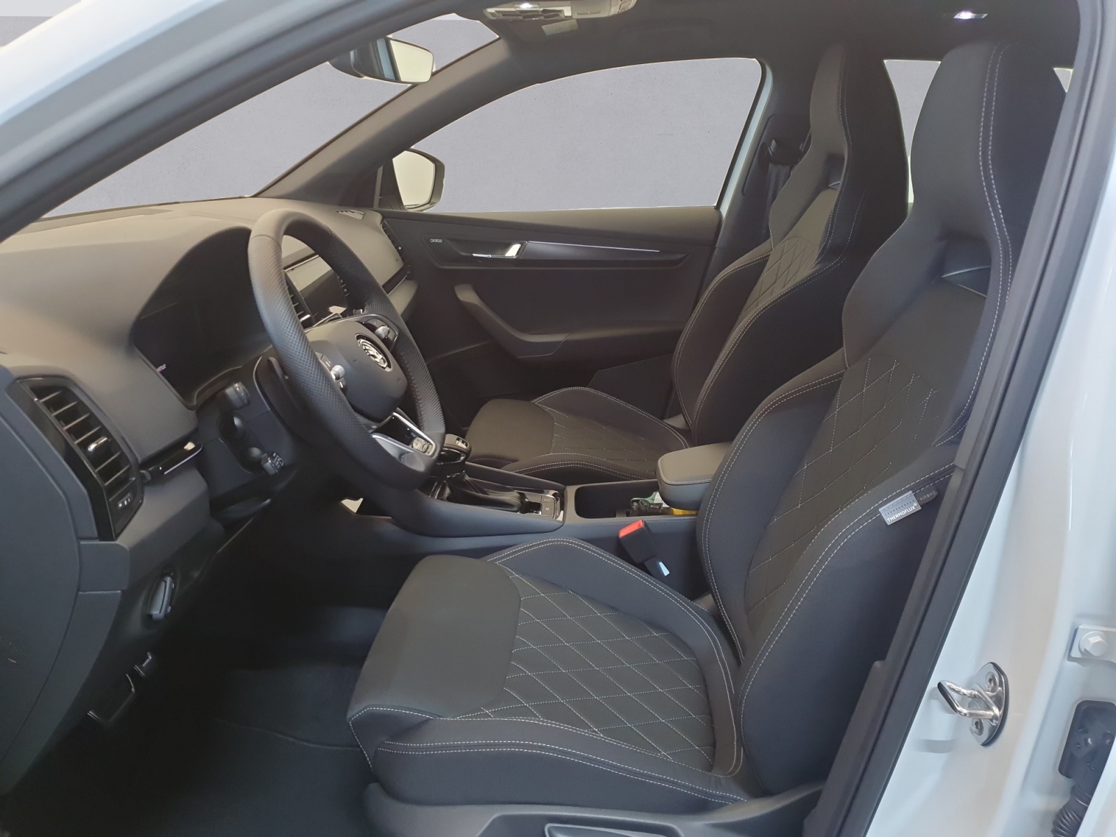 SKODA Karoq 2.0 TSI SportLine 4x4 DSG-image-9