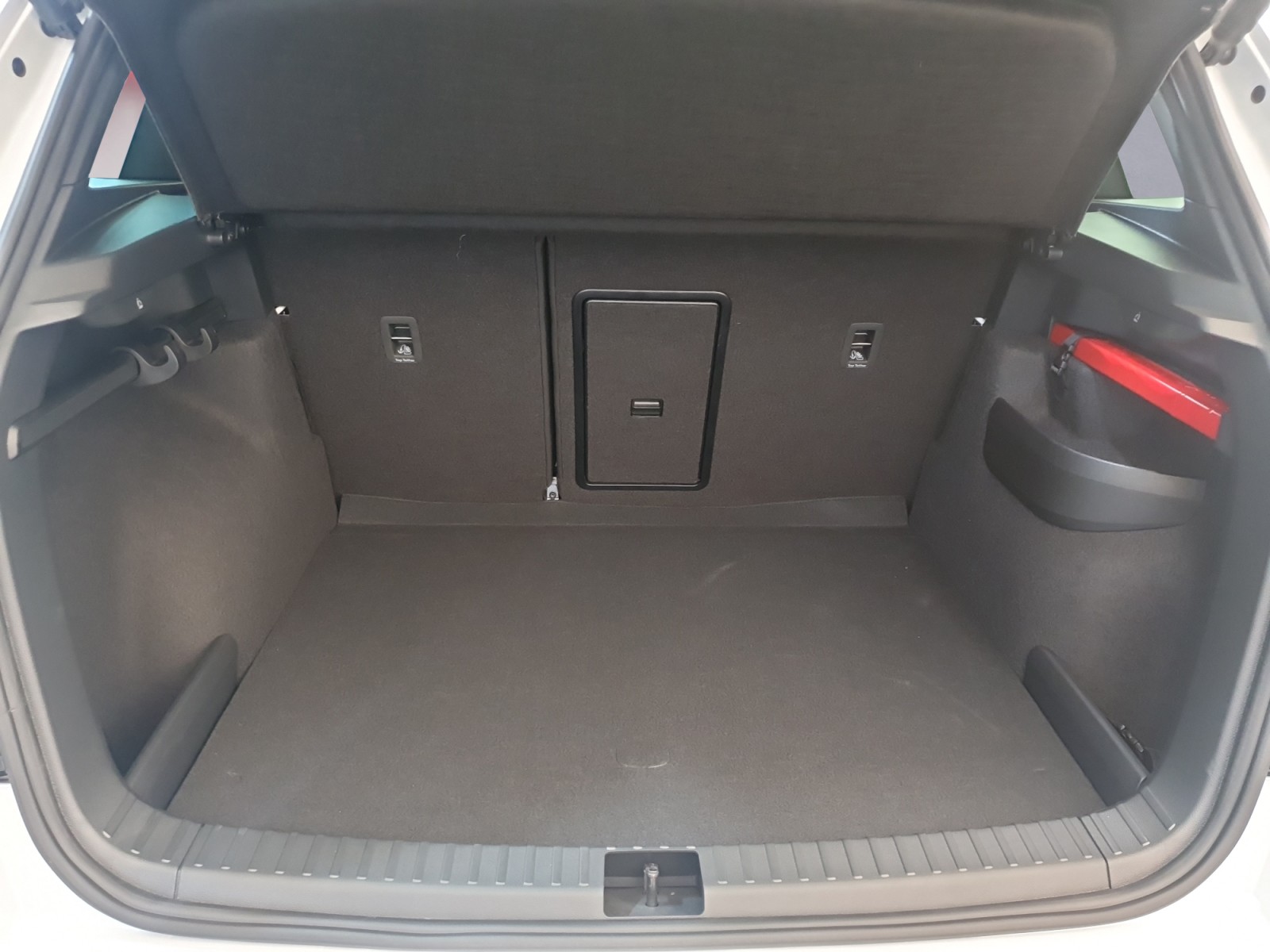 SKODA Karoq 2.0 TSI SportLine 4x4 DSG-image-12