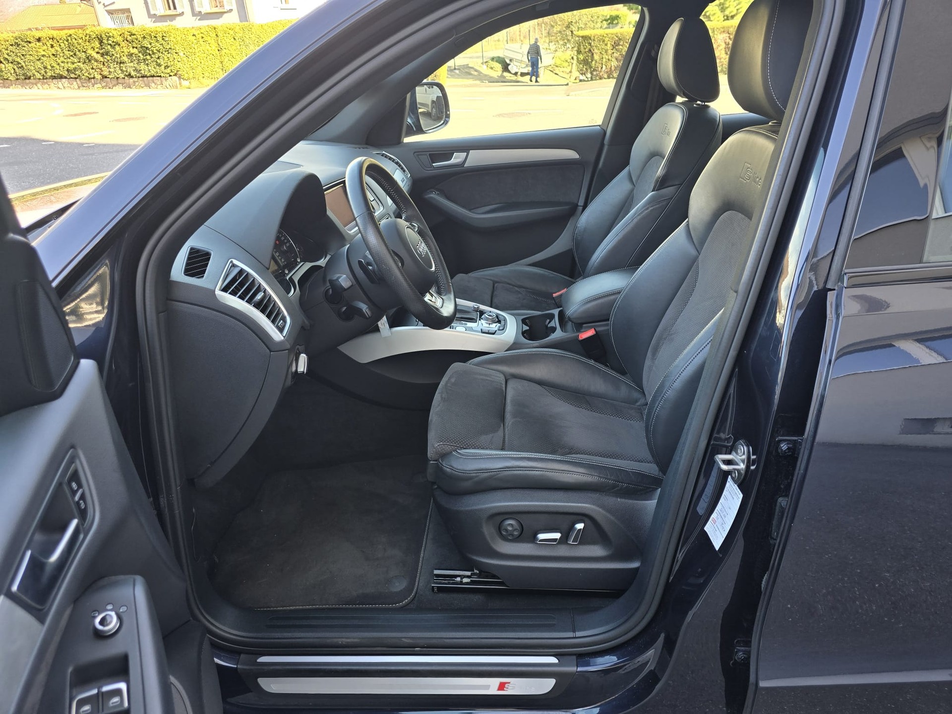 AUDI Q5 2.0 TDI S-Line quattro S-tronic-image-10