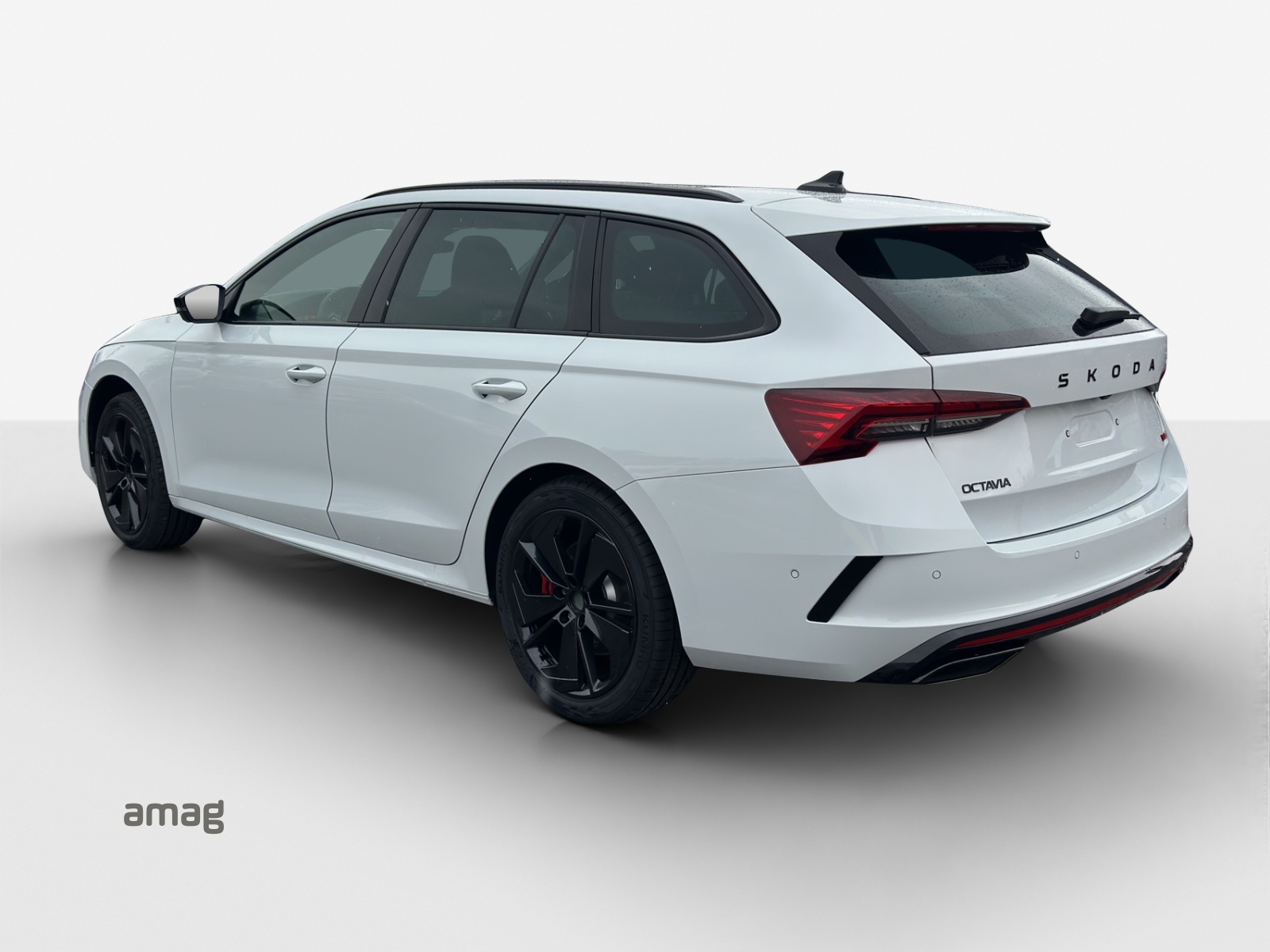 SKODA Octavia Combi 2.0 TSI DSG RS-image-2