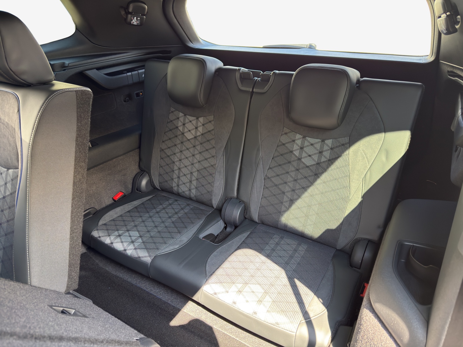 VW Tayron 2.0 TSI R-Line DSG 4Motion-image-13
