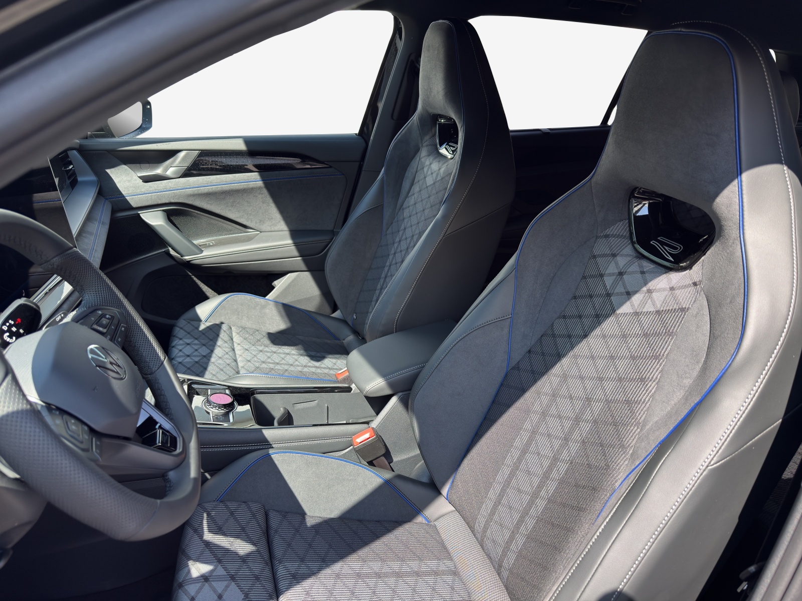 VW Tayron 2.0 TSI R-Line DSG 4Motion-image-7