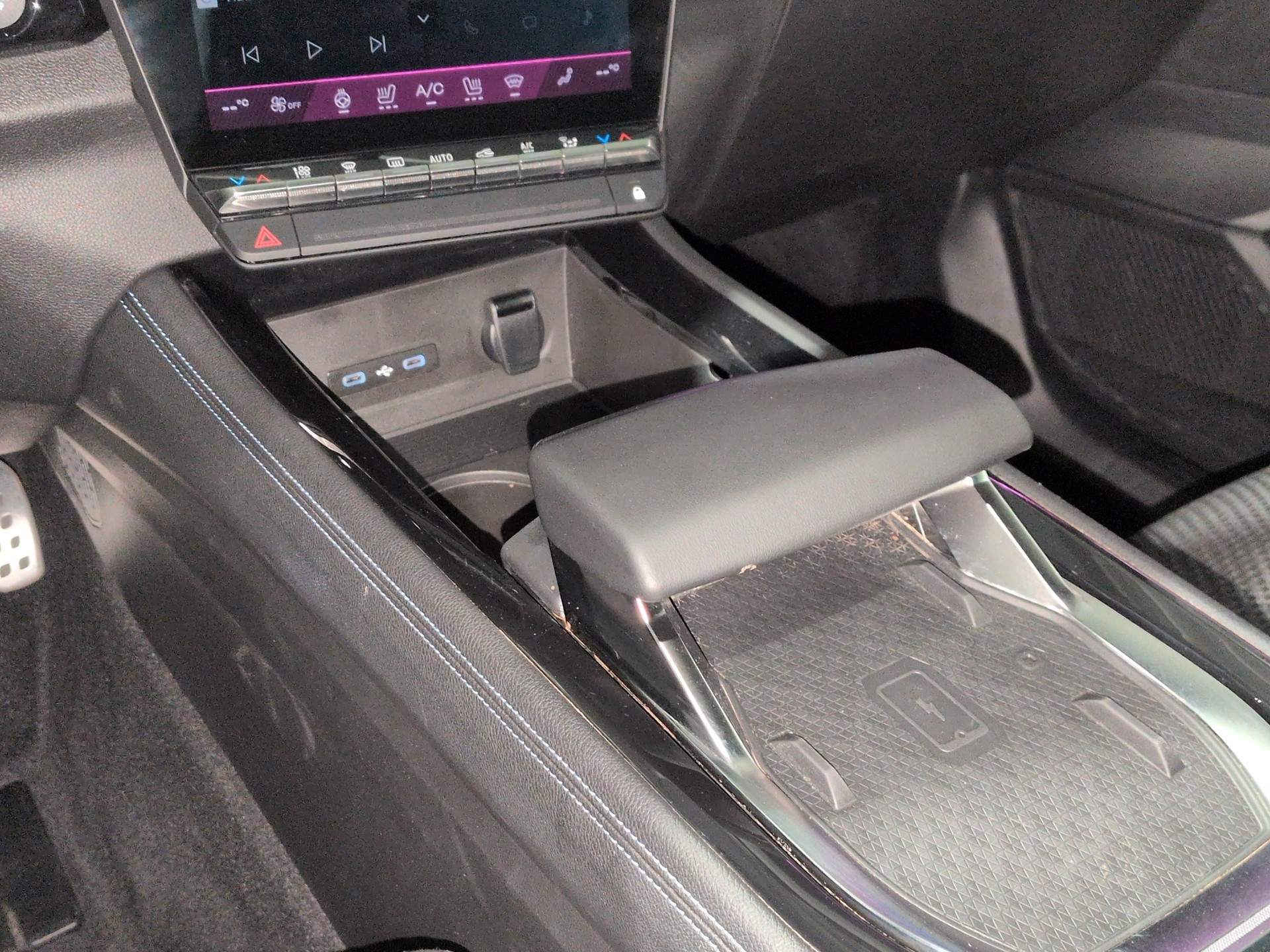 RENAULT Espace 1.2 E-Tech 200 Esprit Alpine 5-Sitze-image-11