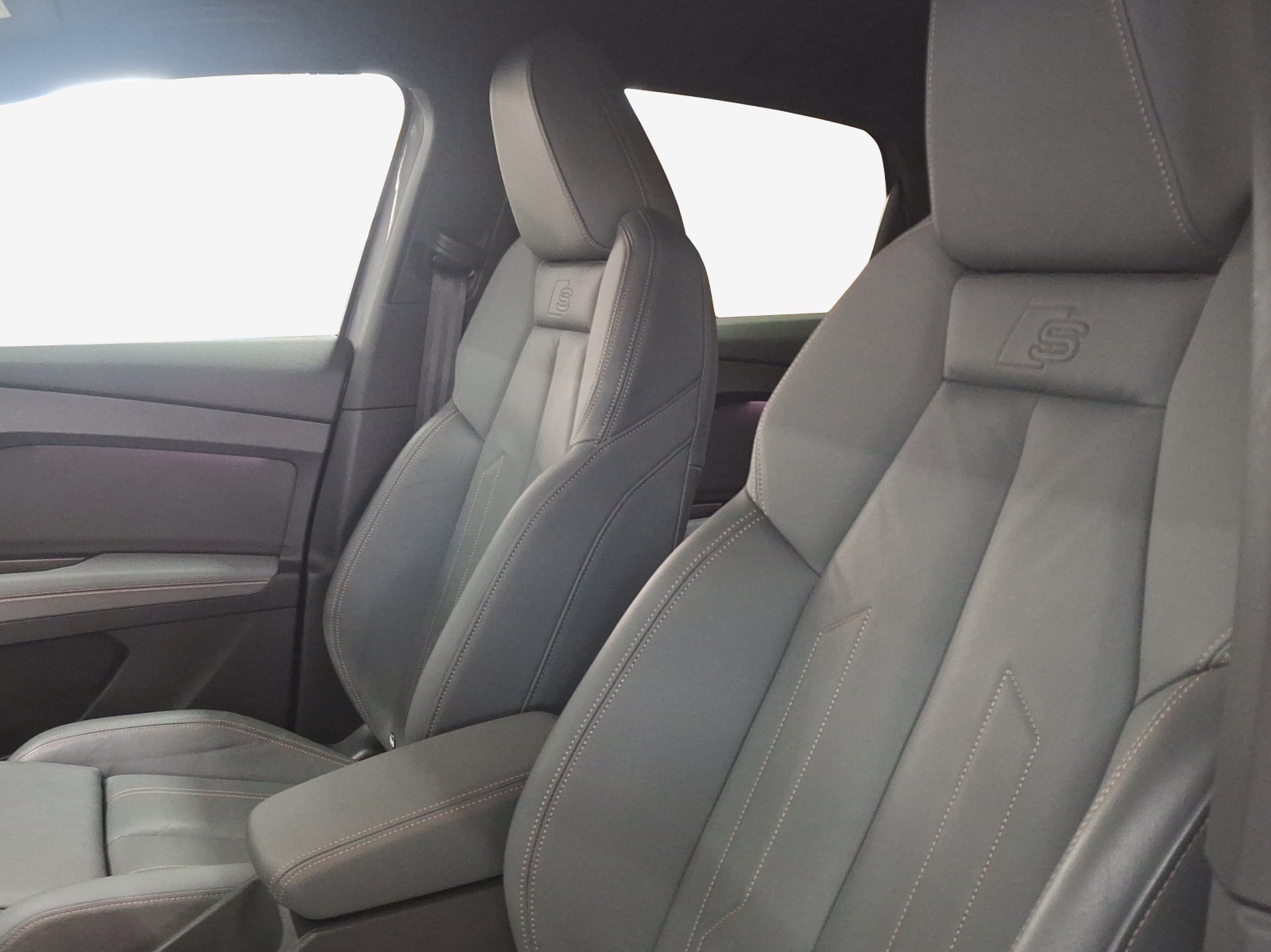 AUDI Q4 Sportback e-tron 50 quattro-image-8