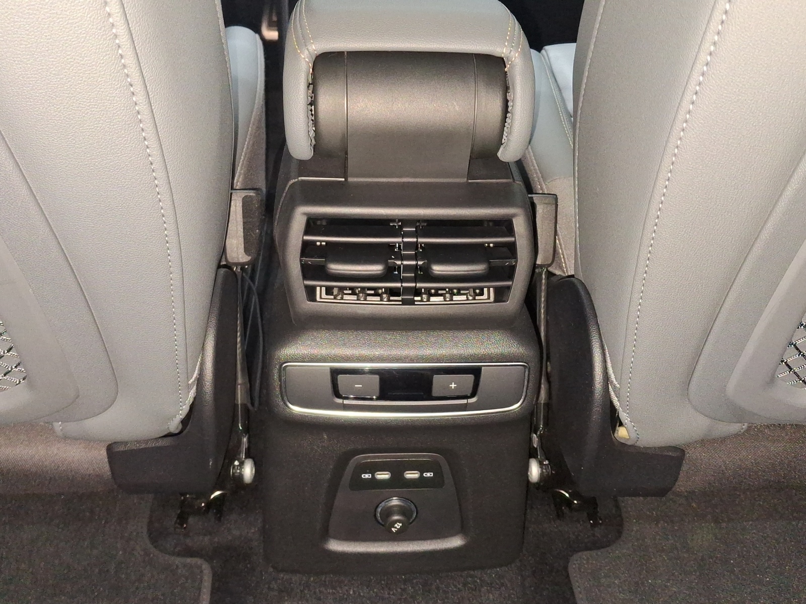AUDI Q4 Sportback e-tron 50 quattro-image-11