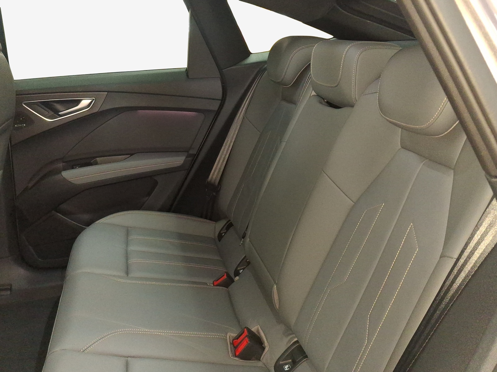 AUDI Q4 Sportback e-tron 50 quattro-image-12