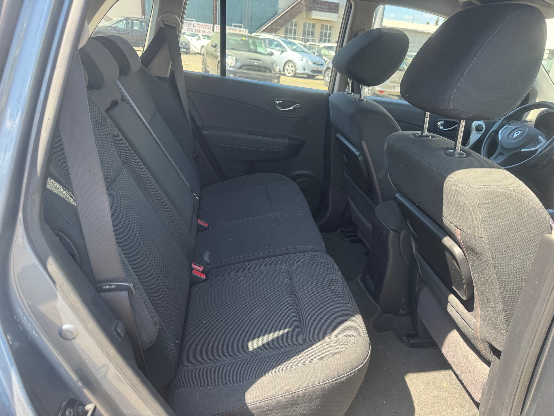 RENAULT Koleos 2.5 Dynamique 4x4-image-10