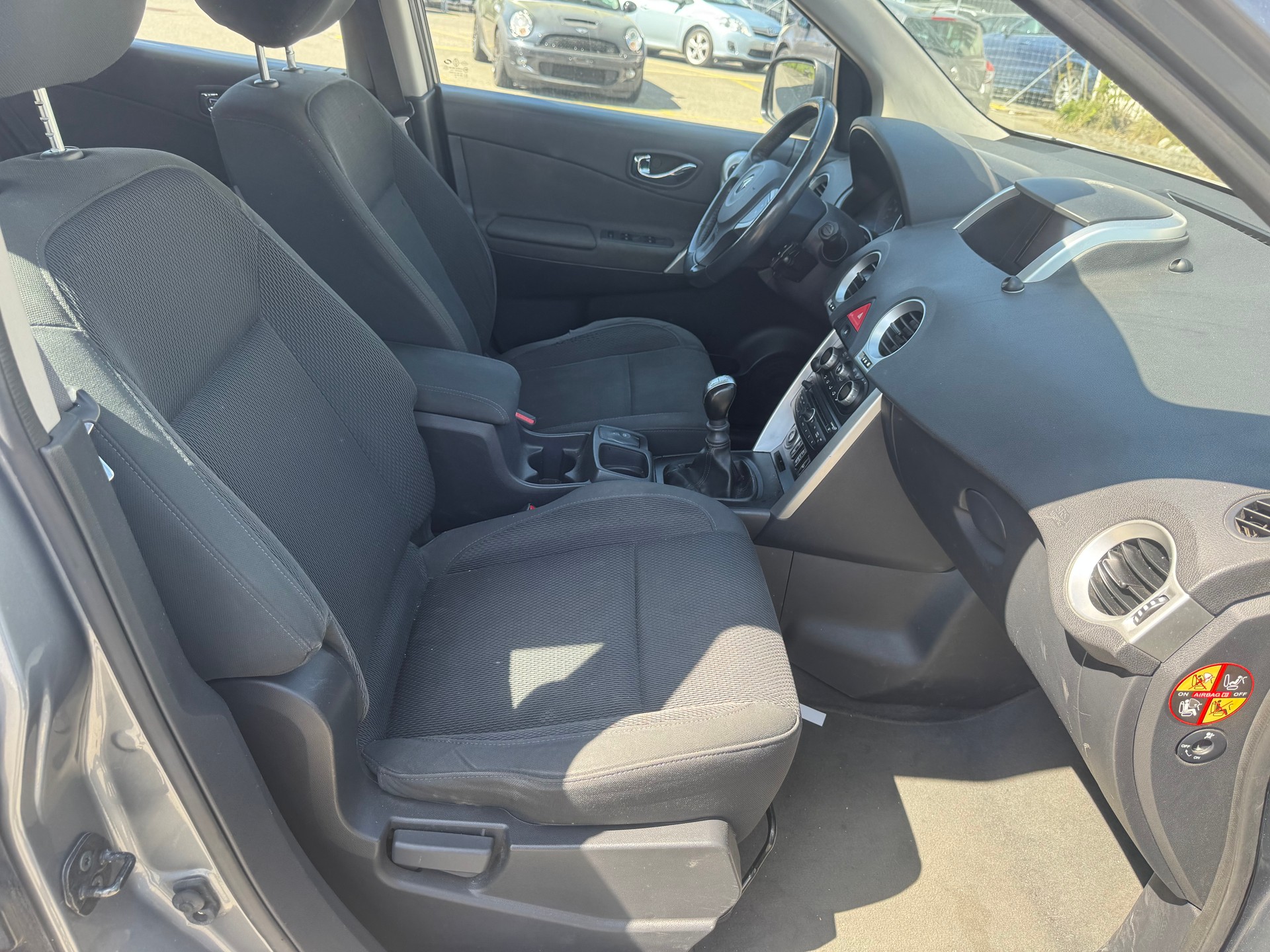 RENAULT Koleos 2.5 Dynamique 4x4-image-9