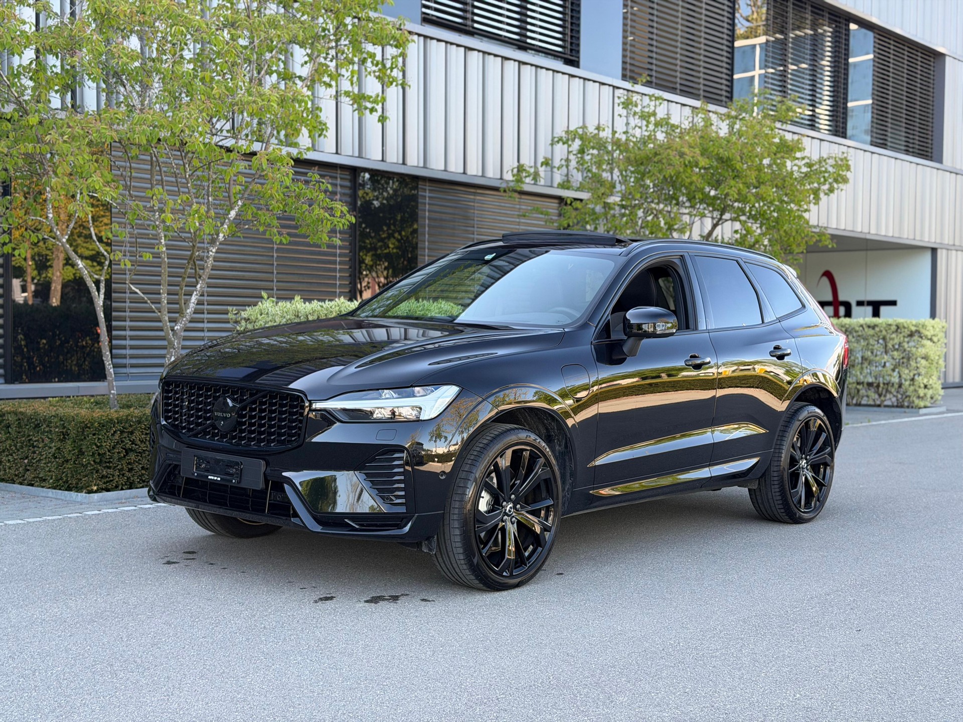 VOLVO XC60 T8 eAWD PluginHybrid Ultra Dark Geartronic