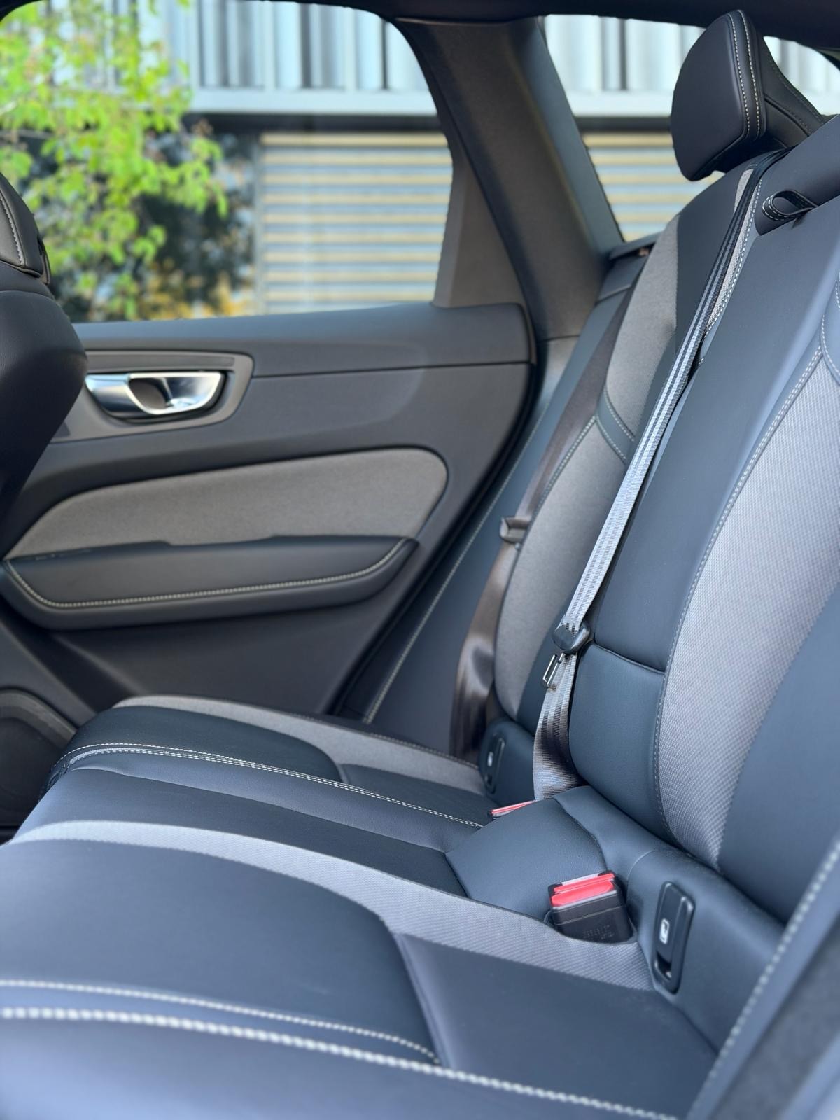 VOLVO XC60 T8 eAWD PluginHybrid Ultra Dark Geartronic-image-12