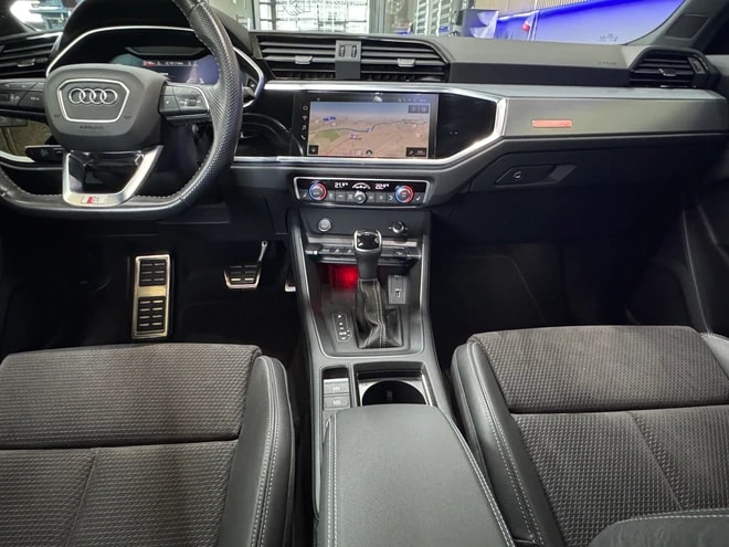 AUDI Q3 40 TDI advanced quattro S-tronic-image-8