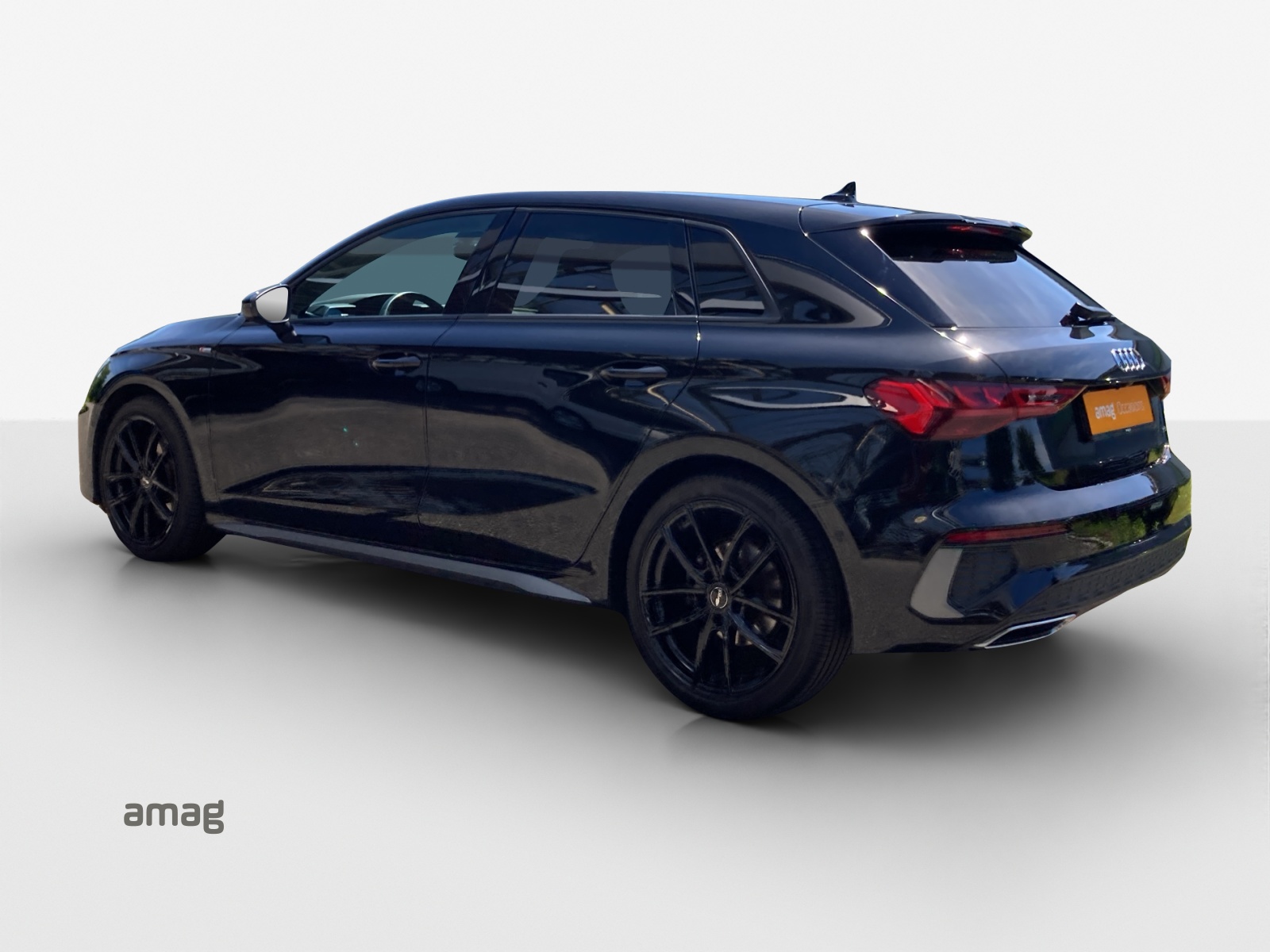AUDI A3 Sportback 40 TFSI S line quattro S-tronic-image-2