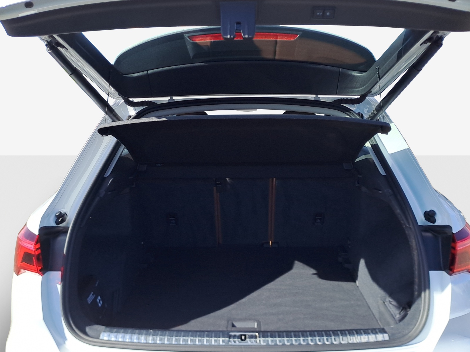 AUDI Q3 Sportback 45 TFSI S line quattro S-tronic-image-12