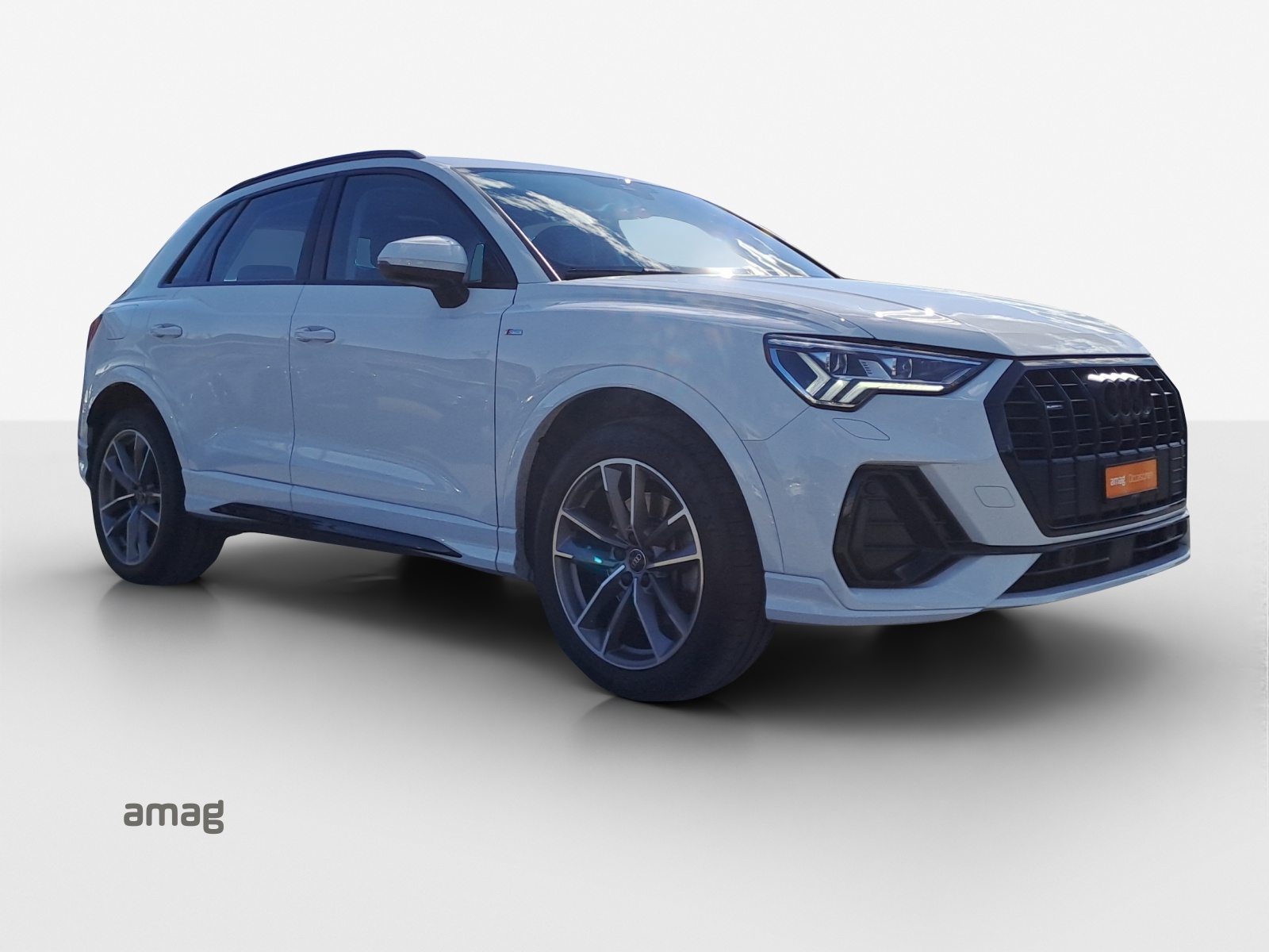 AUDI Q3 45 TFSI S line quattro S-tronic-image-5
