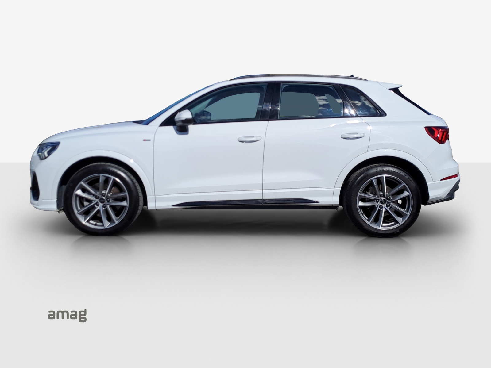 AUDI Q3 Sportback 45 TFSI S line quattro S-tronic-image-1