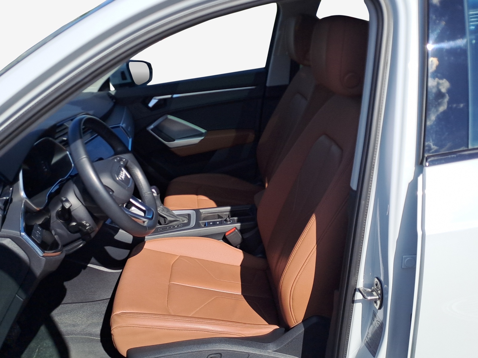 AUDI Q3 45 TFSI S line quattro S-tronic-image-7
