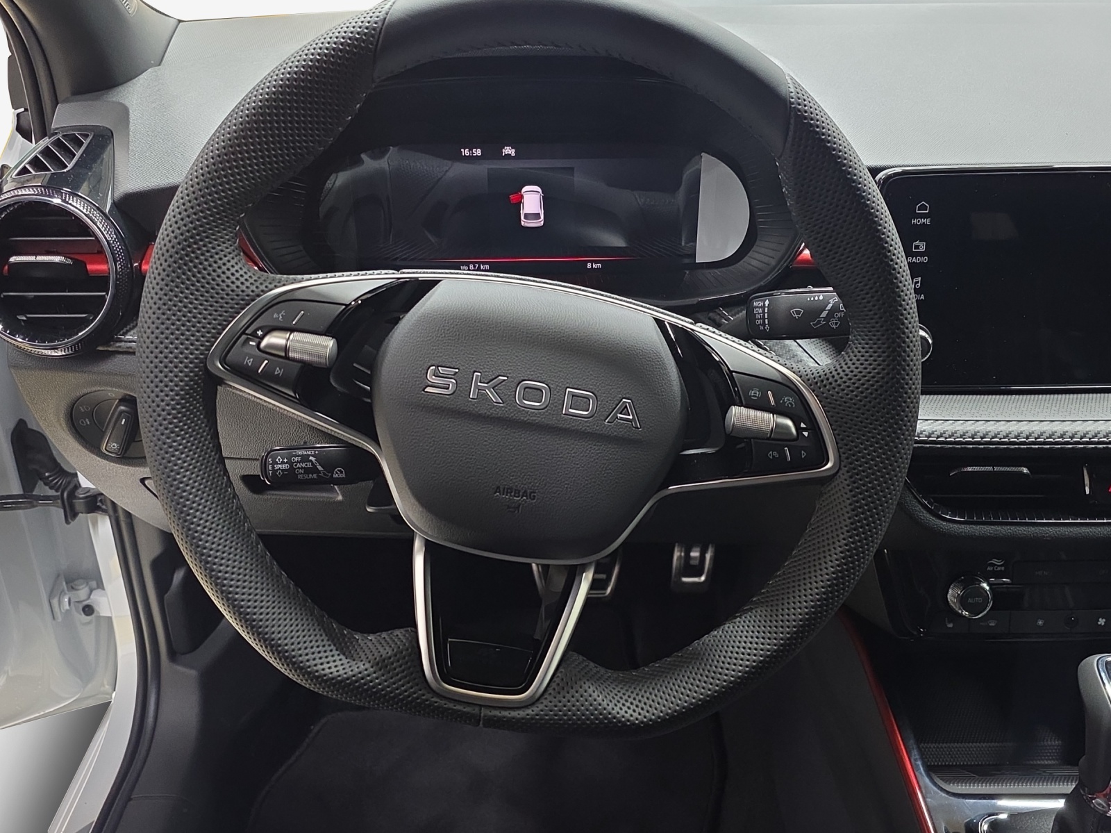 SKODA Fabia 1.0 TSI Monte Carlo DSG-image-9