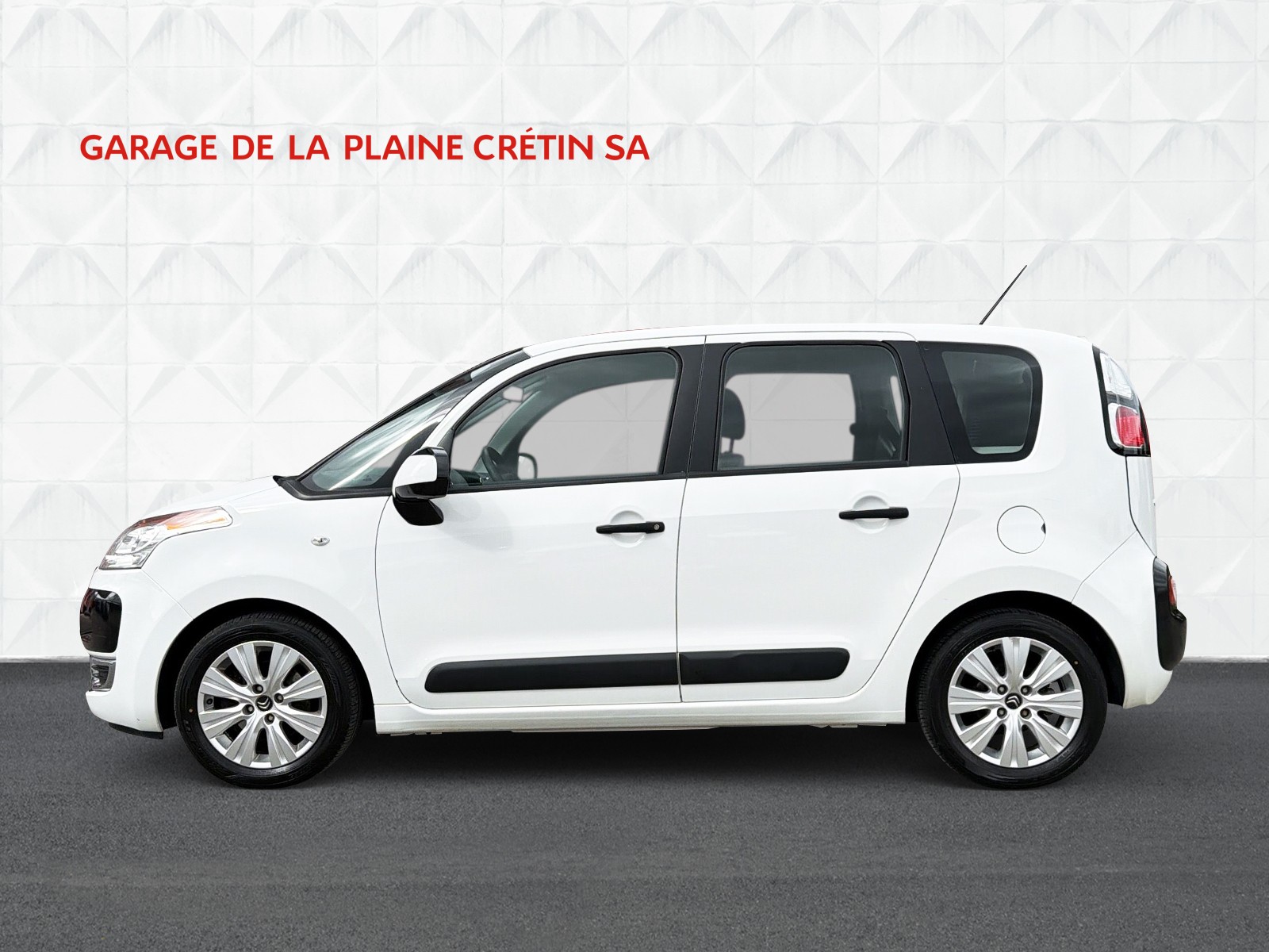 CITROEN C3 Picasso 1.6i 16V Chic (SX)-image-1