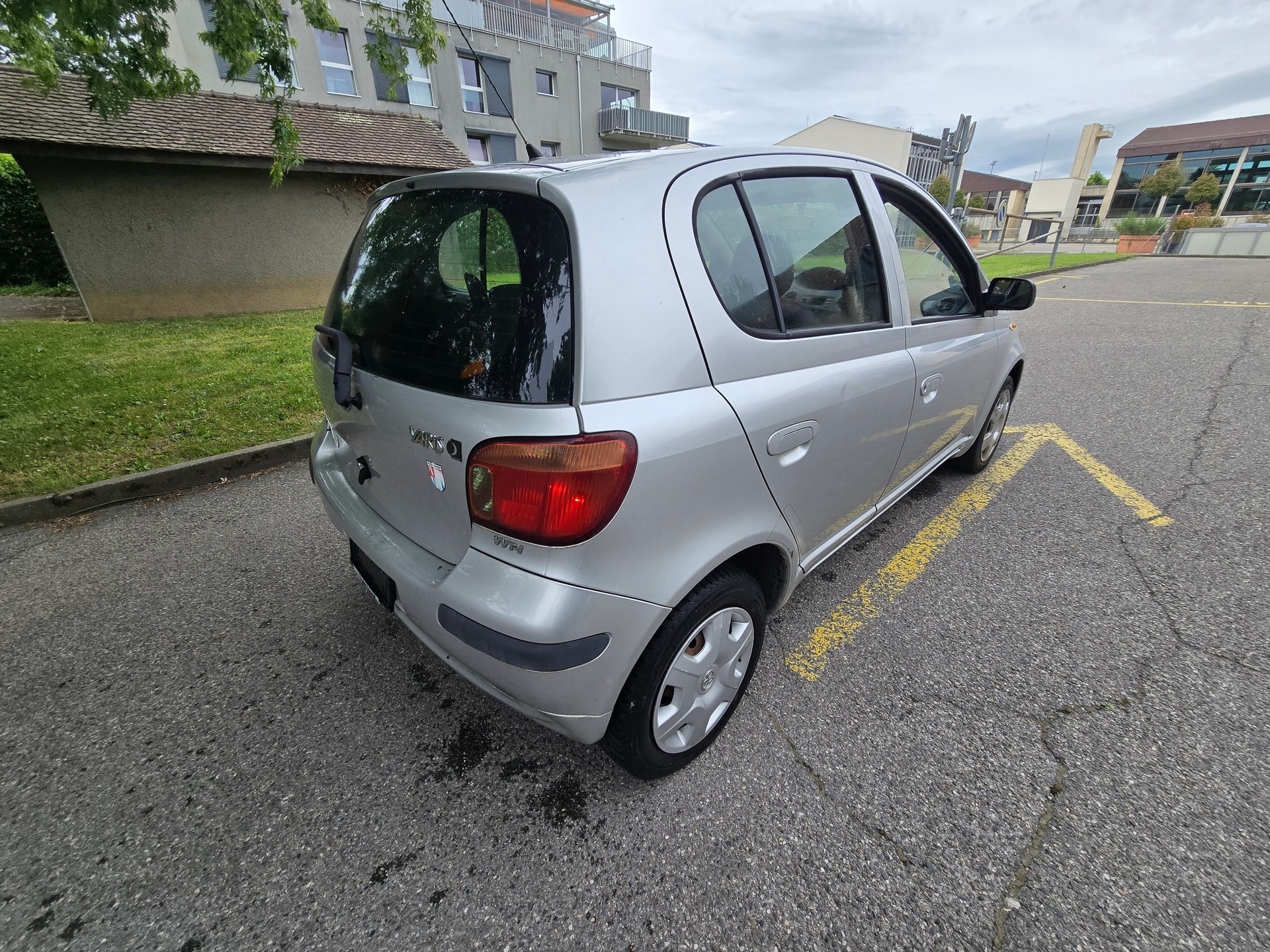 TOYOTA Yaris 1.0 Linea Sol-image-0