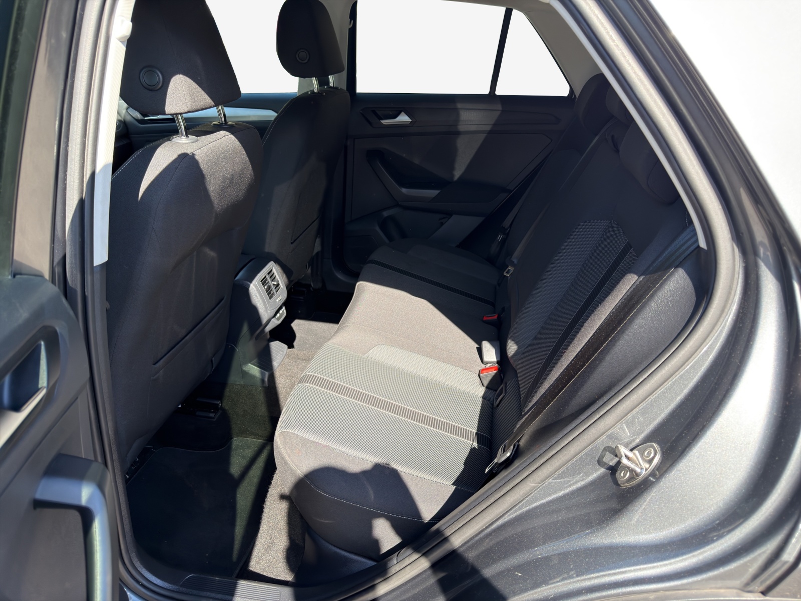 VW T-Roc 1.5 TSI EVO Life DSG-image-11
