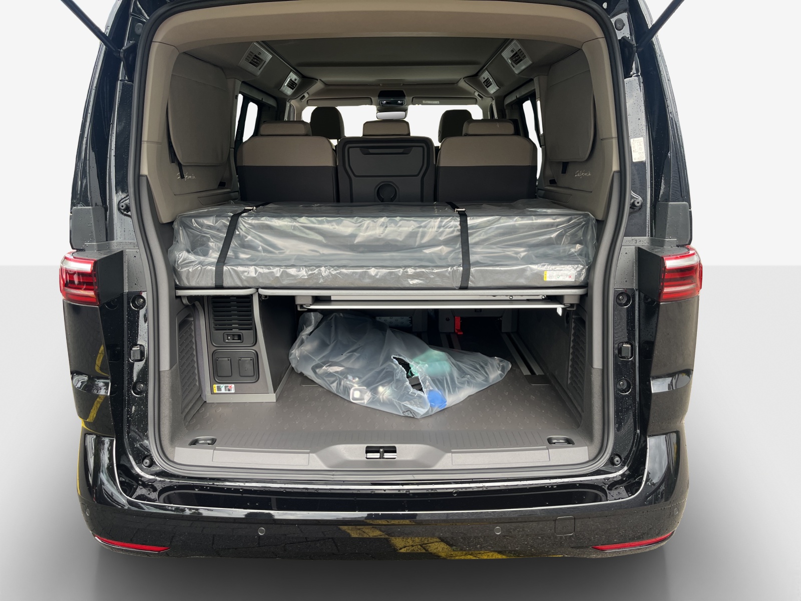 VW California 2.0 TDI Beach Tour Liberty-image-12
