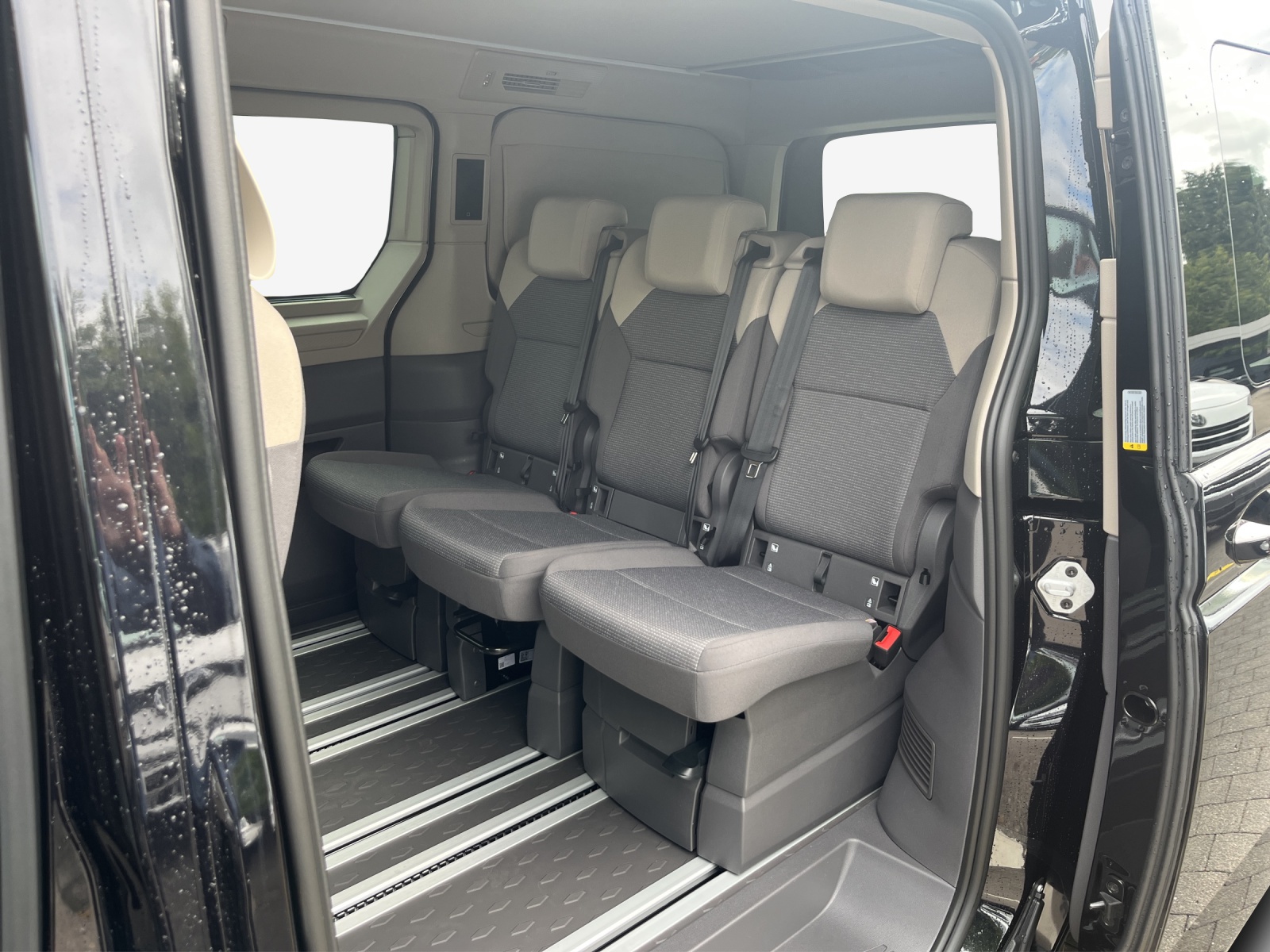 VW California 2.0 TDI Beach Tour Liberty-image-11