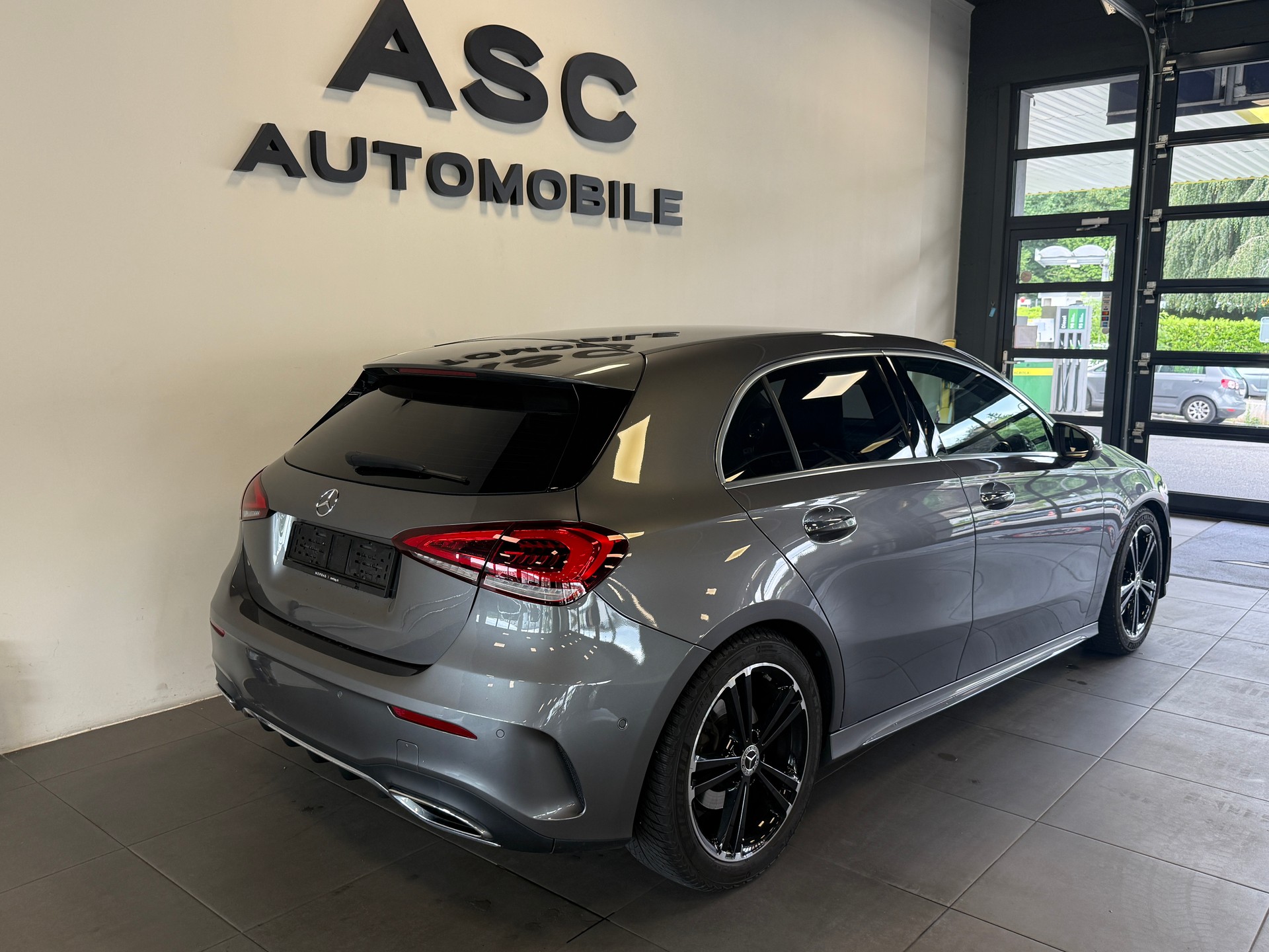 MERCEDES-BENZ A 250 4Matic AMG Line 4Matic 7G-DCT-image-3