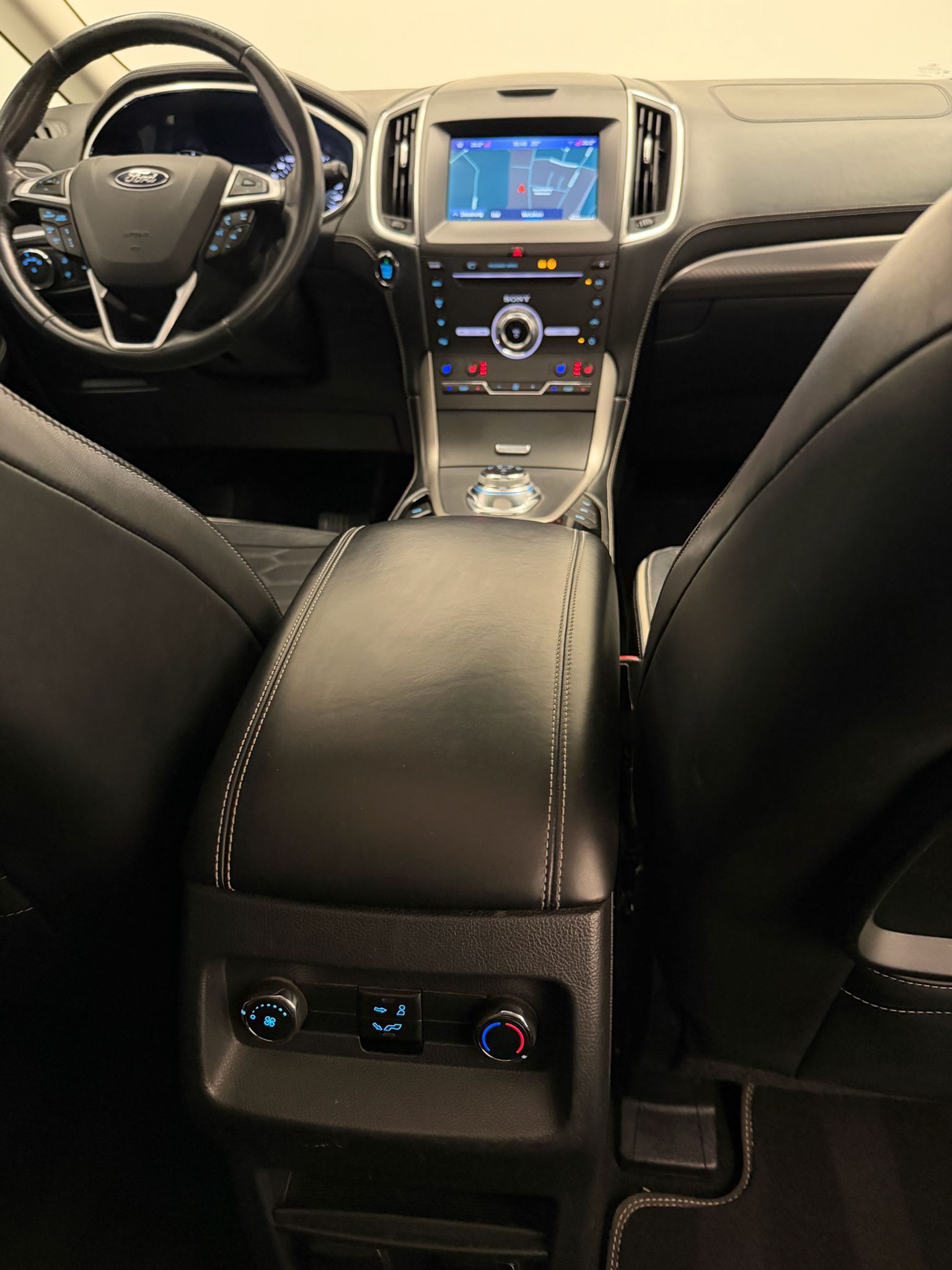 FORD S-Max 2.0 TDCi Vignale Automatic-image-18