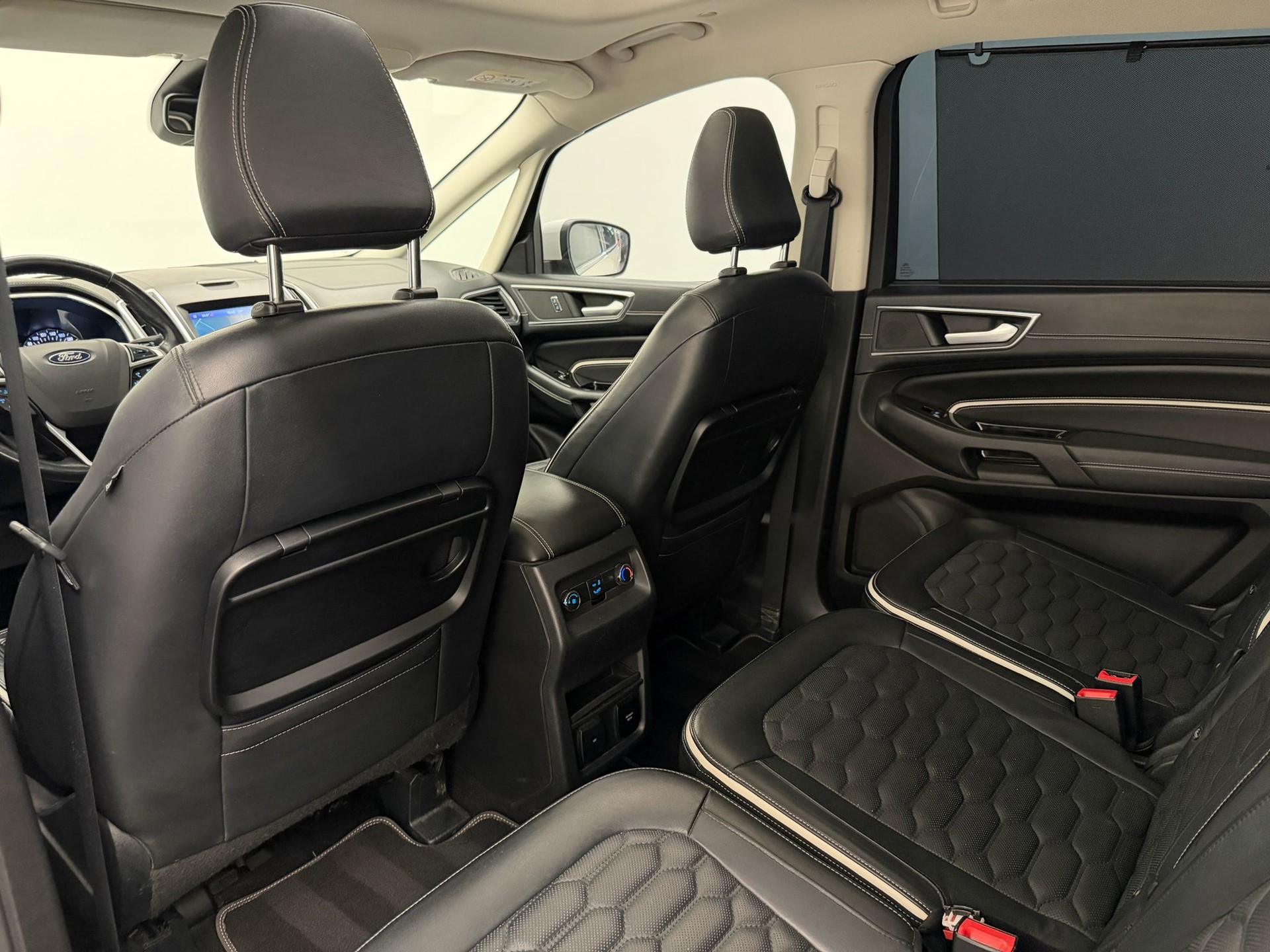 FORD S-Max 2.0 TDCi Vignale Automatic-image-14