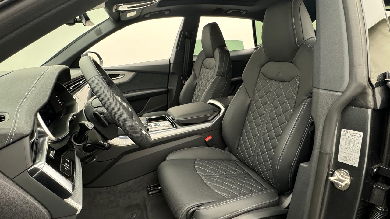 AUDI Q8 SUV TDI quattro 210 kW S line-image-4