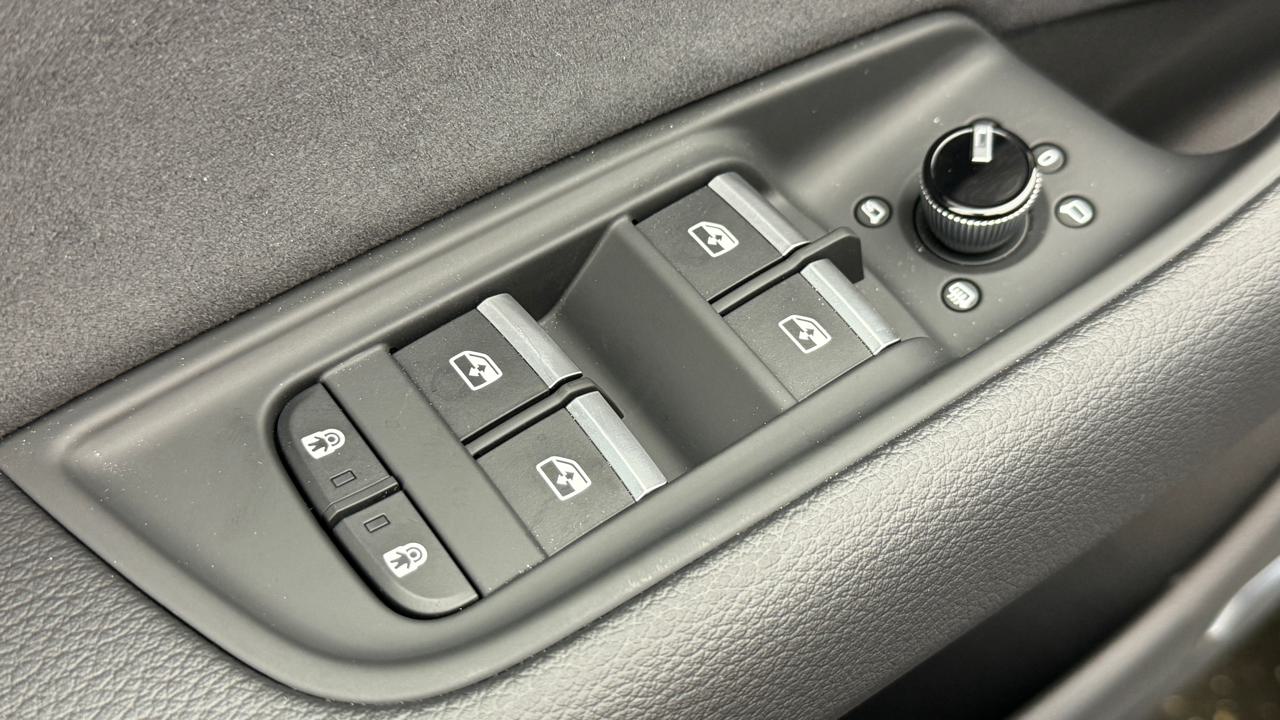 AUDI Q8 SUV TDI quattro 210 kW S line-image-8