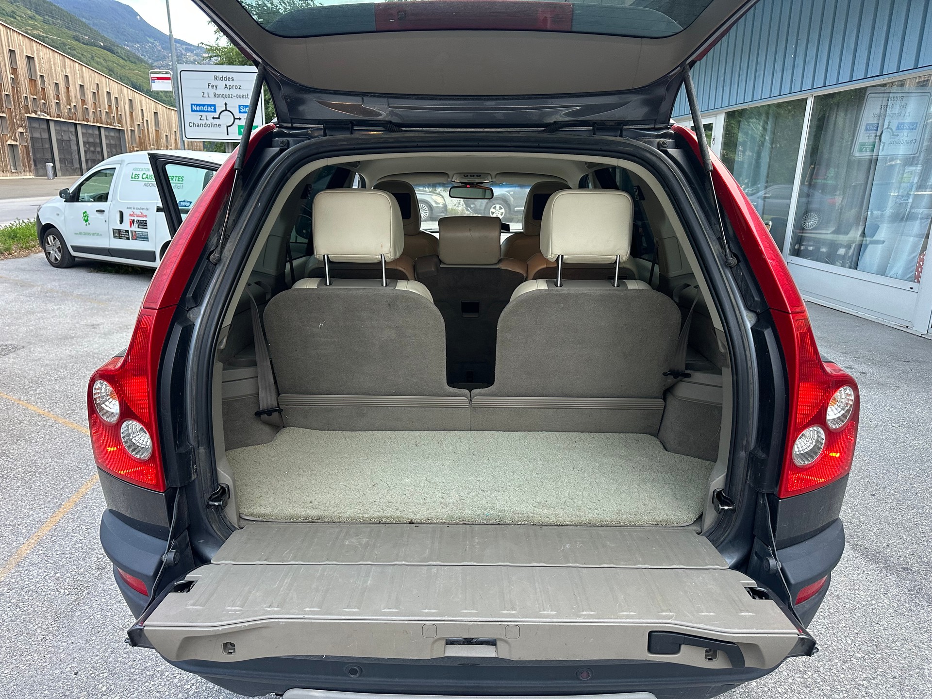 VOLVO XC90 D5 AWD Executive Geartronic-image-11