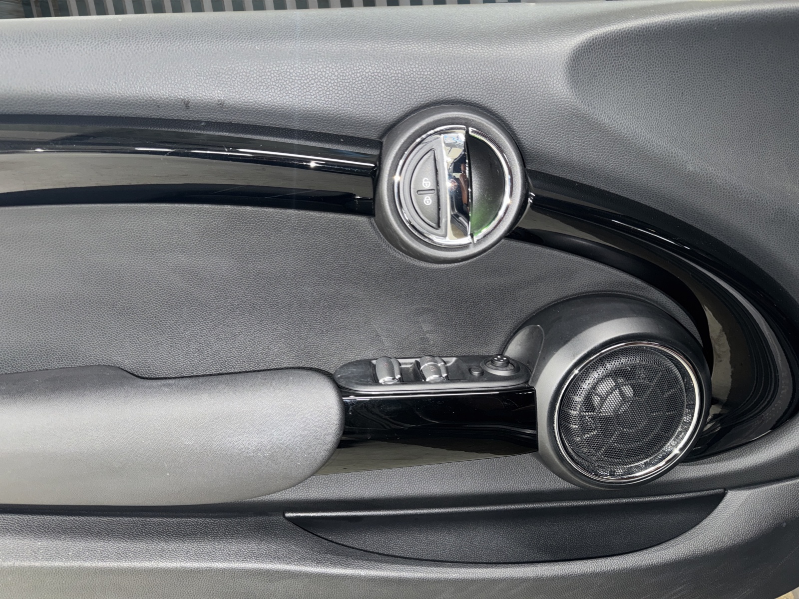 MINI Cabrio F57 2.0i Cooper S HIFI-SYSTEM HARMAN/KARDON-image-16